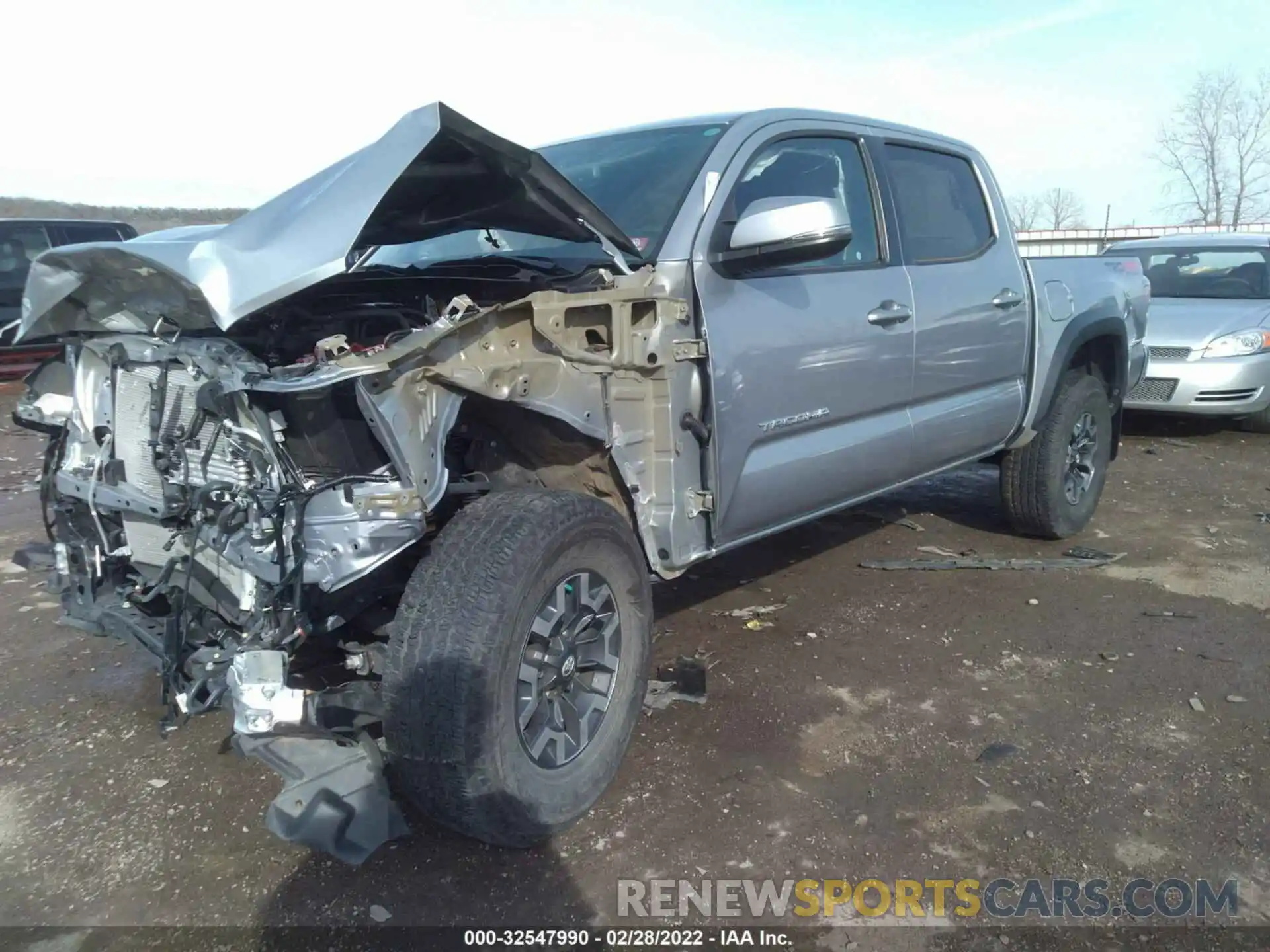 2 Photograph of a damaged car 3TMCZ5AN6LM308771 TOYOTA TACOMA 4WD 2020