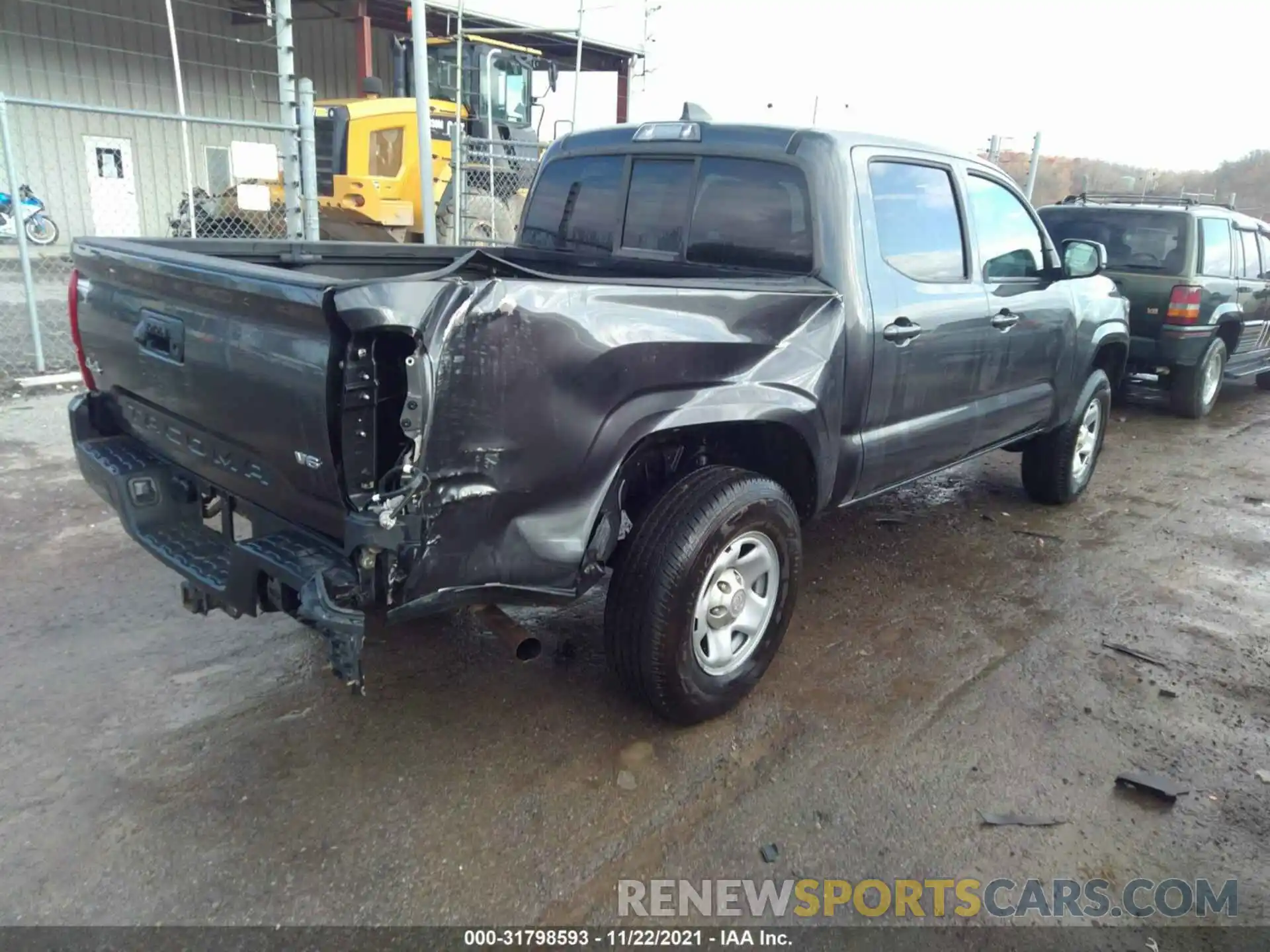 4 Photograph of a damaged car 3TMCZ5AN6LM311248 TOYOTA TACOMA 4WD 2020