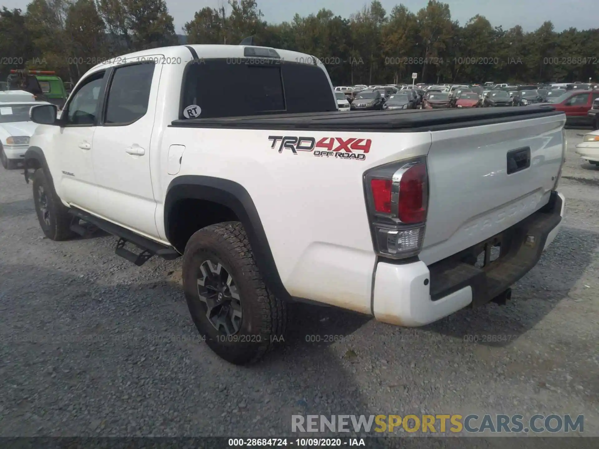 3 Photograph of a damaged car 3TMCZ5AN6LM315090 TOYOTA TACOMA 4WD 2020