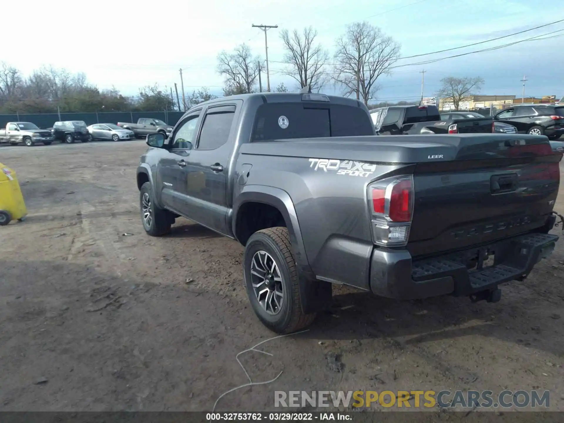 3 Photograph of a damaged car 3TMCZ5AN6LM315283 TOYOTA TACOMA 4WD 2020