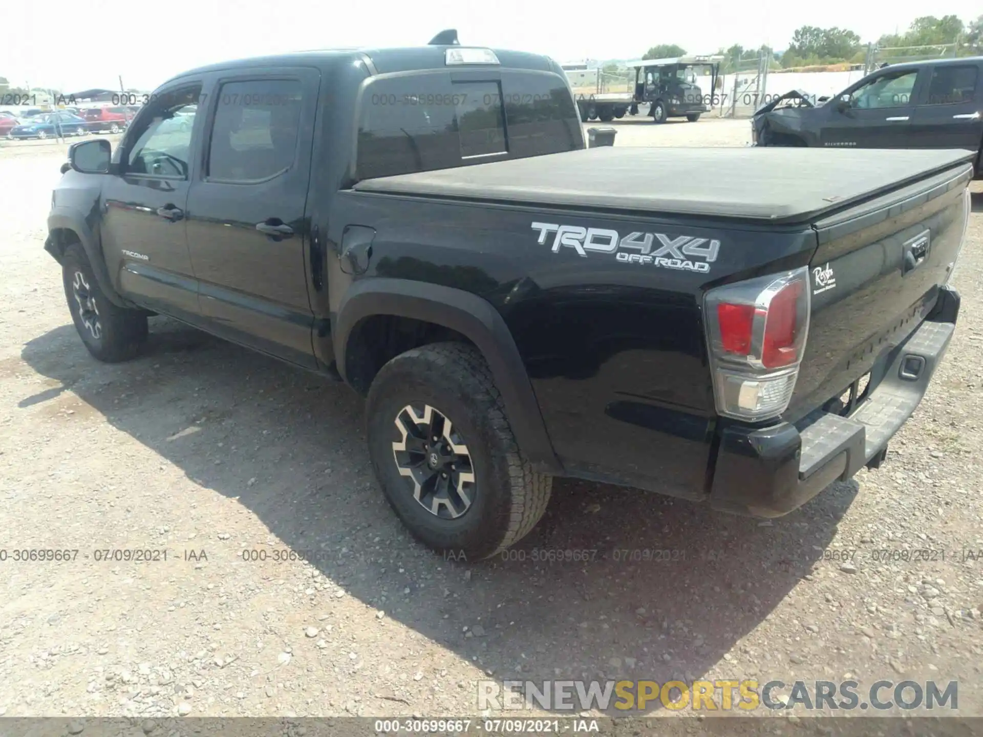 3 Photograph of a damaged car 3TMCZ5AN6LM319897 TOYOTA TACOMA 4WD 2020