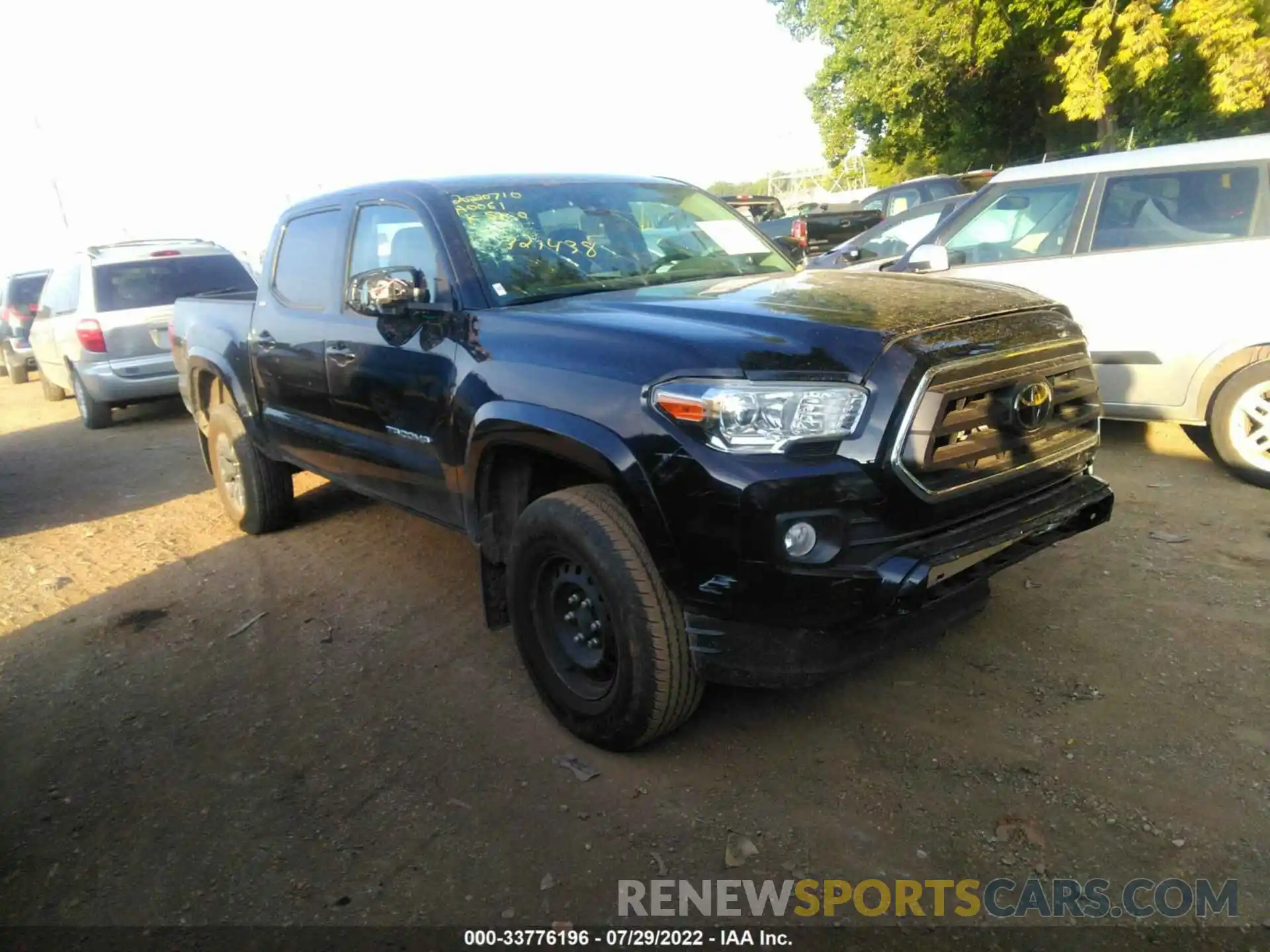 1 Photograph of a damaged car 3TMCZ5AN6LM321438 TOYOTA TACOMA 4WD 2020