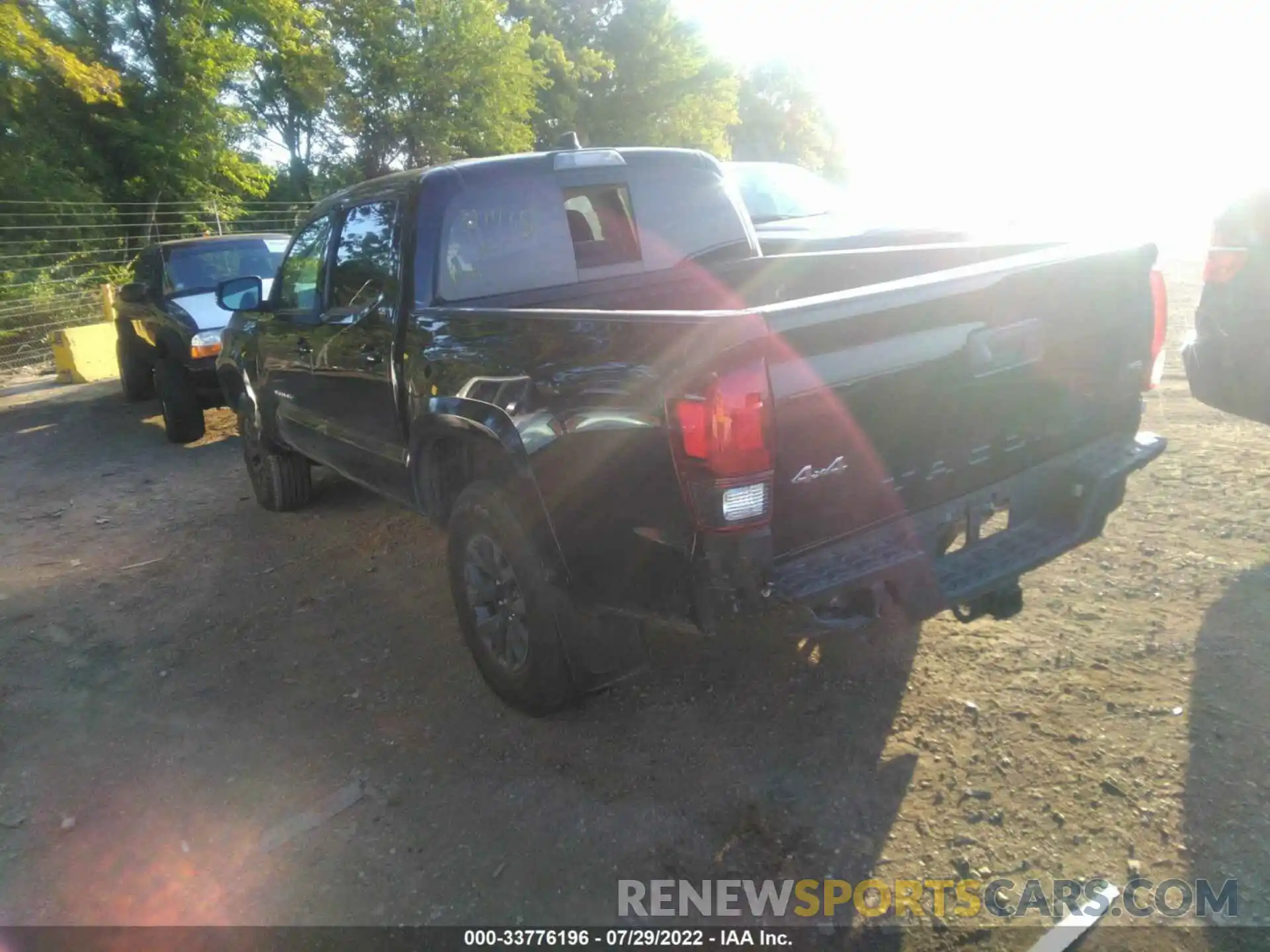 3 Photograph of a damaged car 3TMCZ5AN6LM321438 TOYOTA TACOMA 4WD 2020