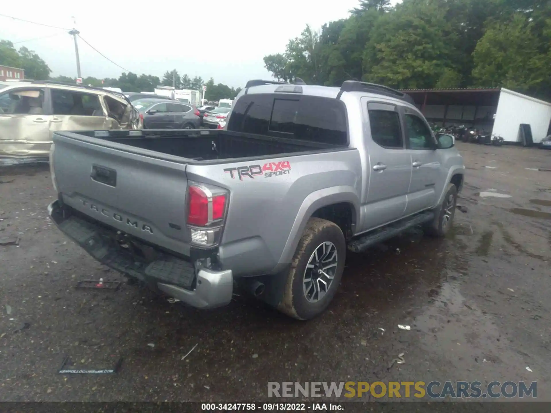 4 Фотография поврежденного автомобиля 3TMCZ5AN6LM321746 TOYOTA TACOMA 4WD 2020