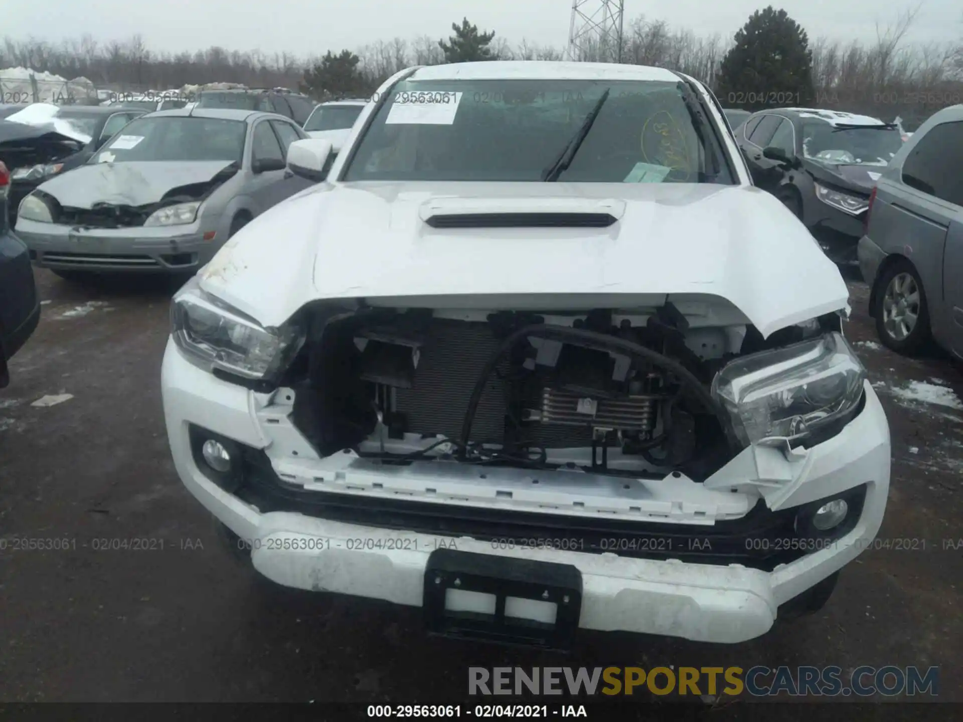 6 Photograph of a damaged car 3TMCZ5AN6LM322525 TOYOTA TACOMA 4WD 2020