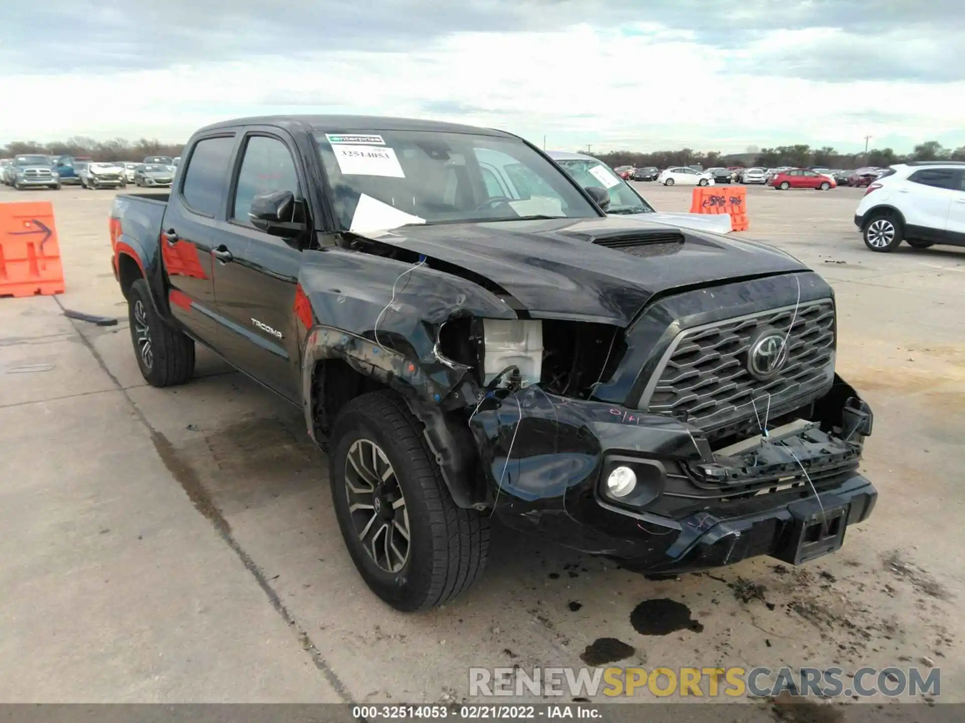 1 Photograph of a damaged car 3TMCZ5AN6LM324453 TOYOTA TACOMA 4WD 2020