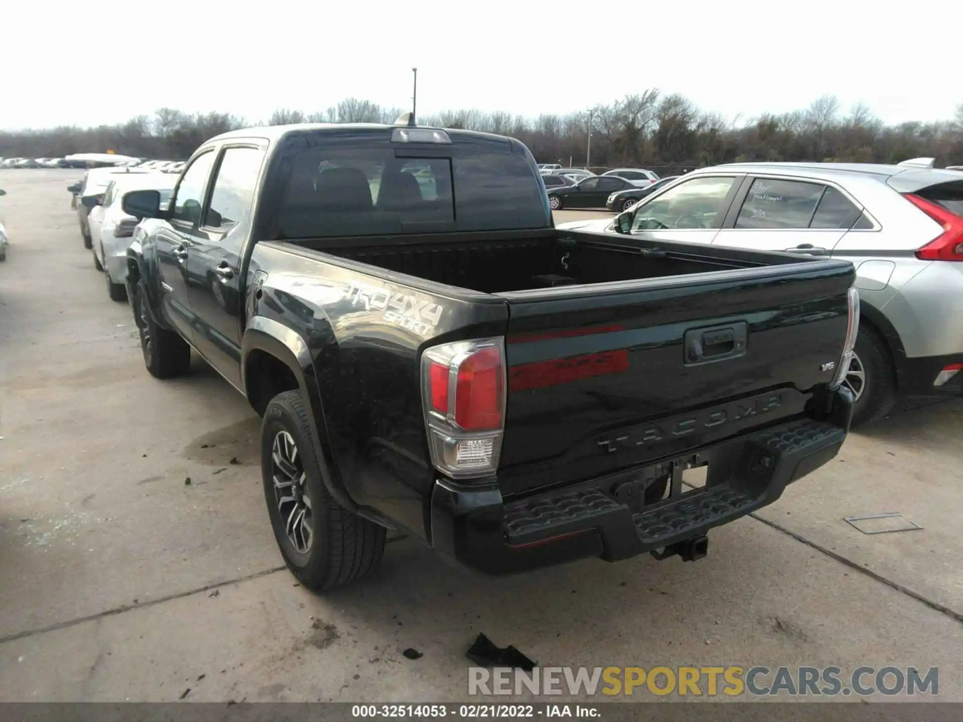 3 Photograph of a damaged car 3TMCZ5AN6LM324453 TOYOTA TACOMA 4WD 2020