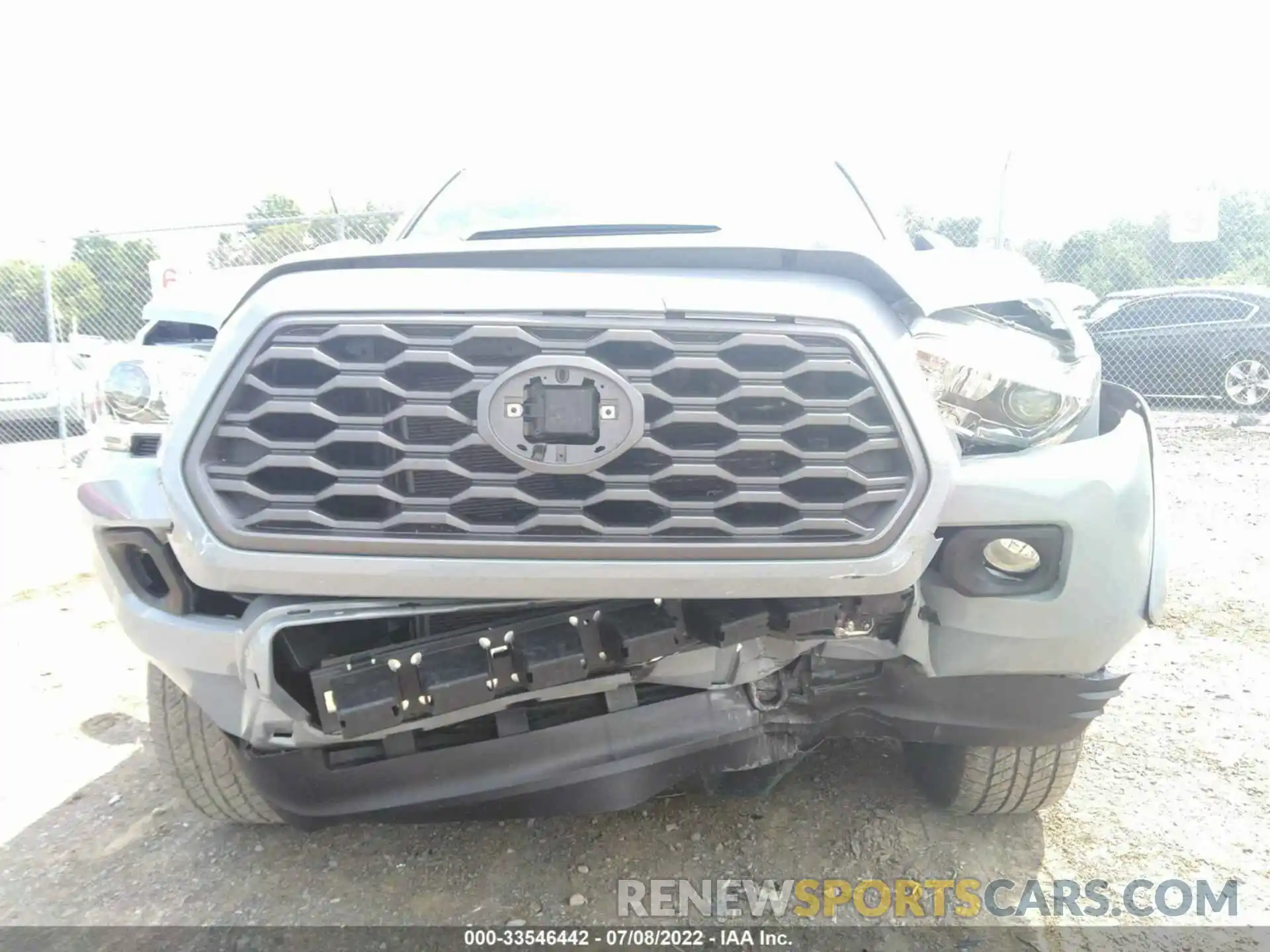 6 Photograph of a damaged car 3TMCZ5AN6LM326008 TOYOTA TACOMA 4WD 2020