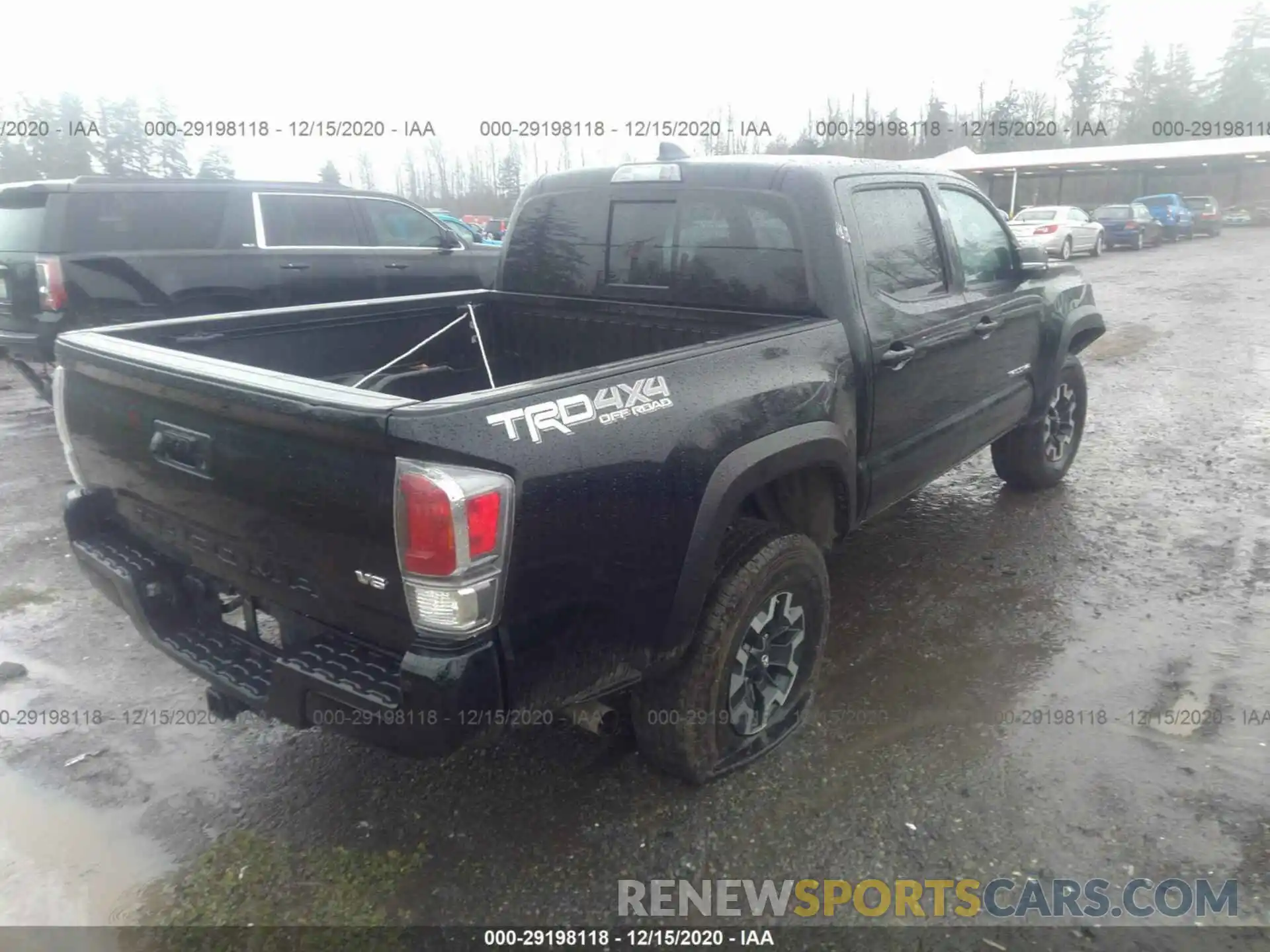 4 Photograph of a damaged car 3TMCZ5AN6LM326560 TOYOTA TACOMA 4WD 2020