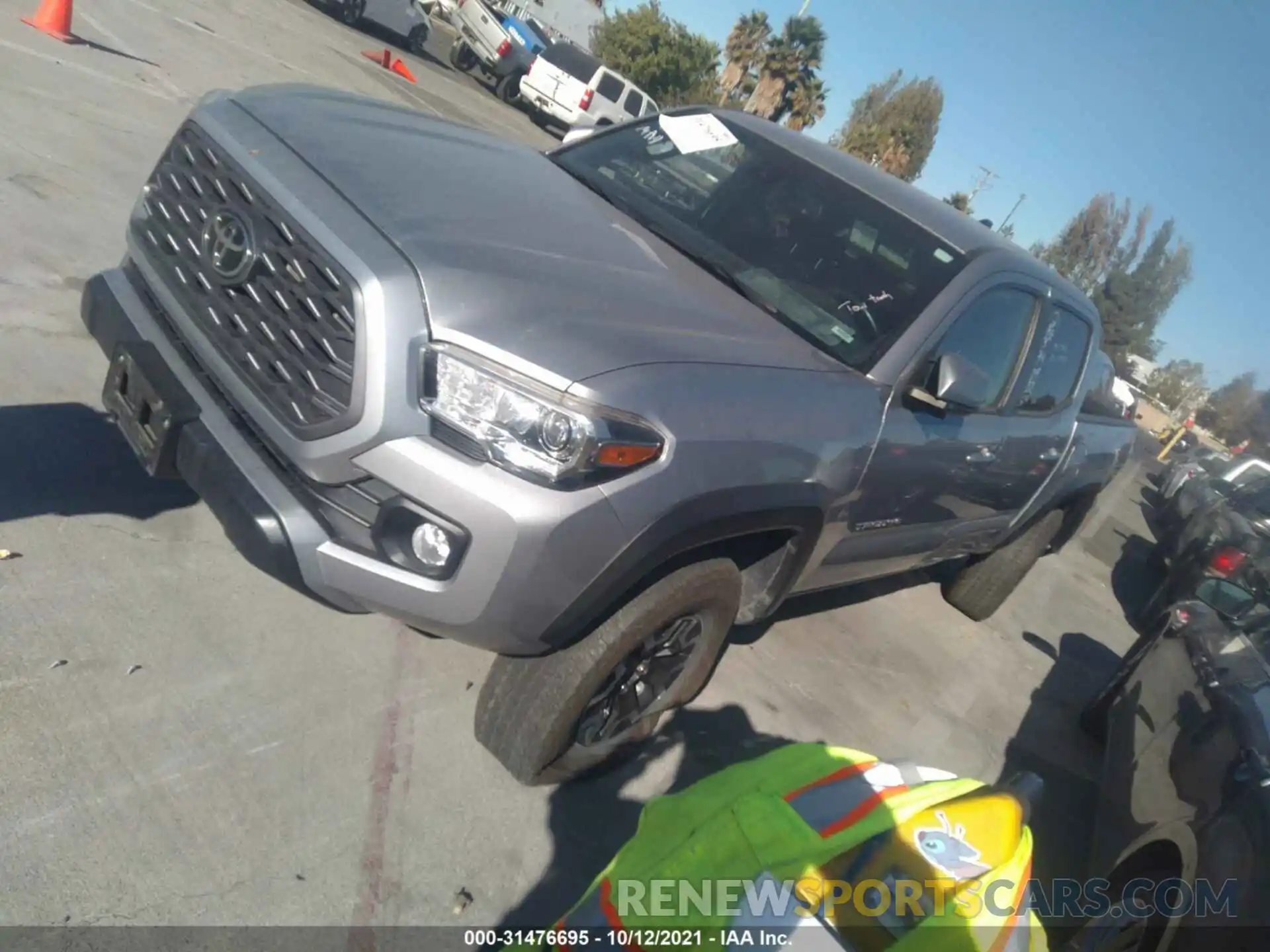 2 Photograph of a damaged car 3TMCZ5AN6LM328308 TOYOTA TACOMA 4WD 2020