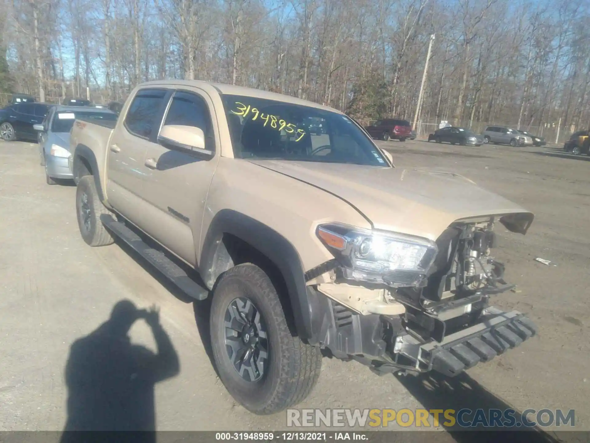 1 Photograph of a damaged car 3TMCZ5AN6LM328678 TOYOTA TACOMA 4WD 2020