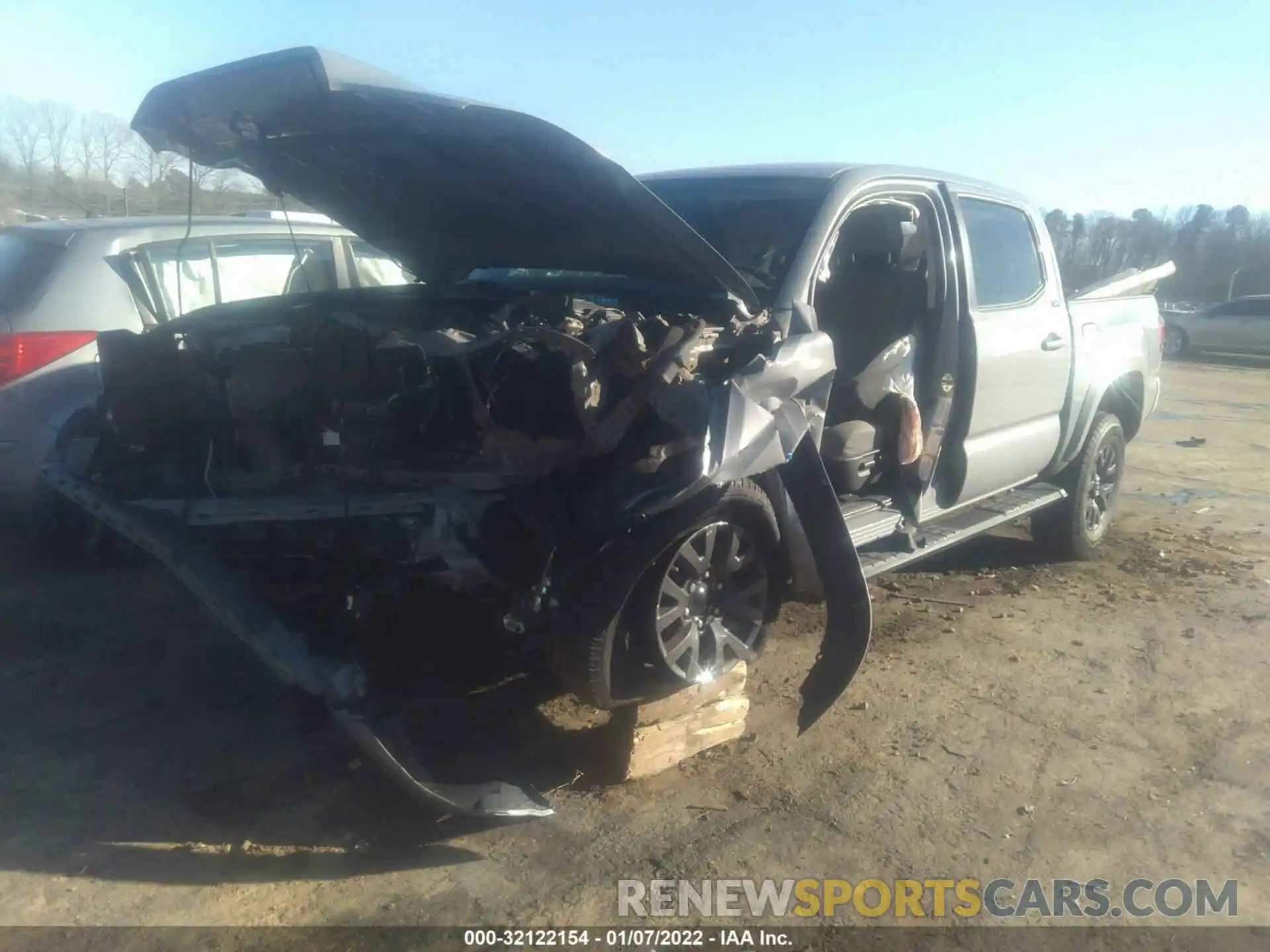 2 Photograph of a damaged car 3TMCZ5AN6LM330477 TOYOTA TACOMA 4WD 2020