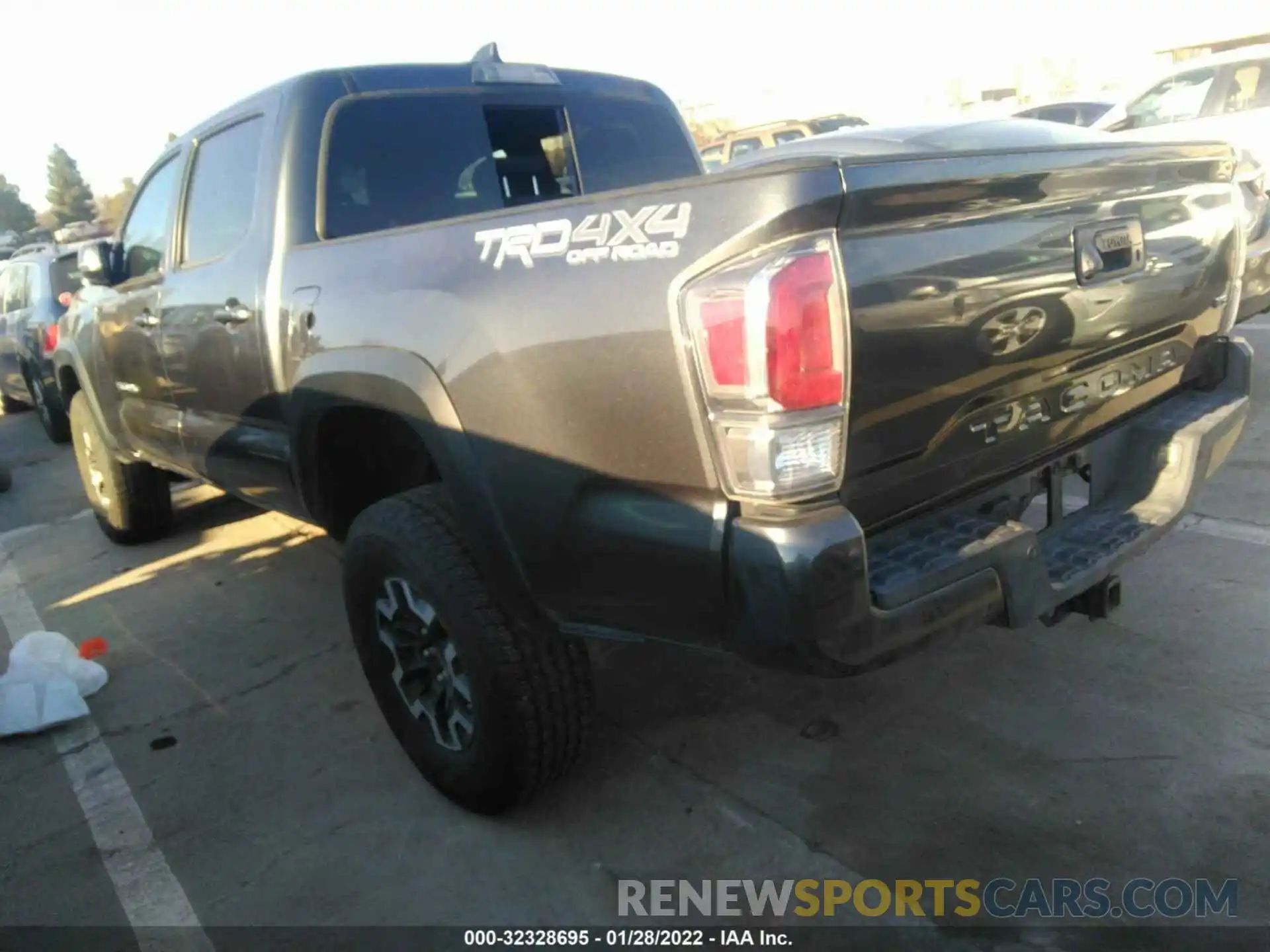 3 Photograph of a damaged car 3TMCZ5AN6LM331984 TOYOTA TACOMA 4WD 2020