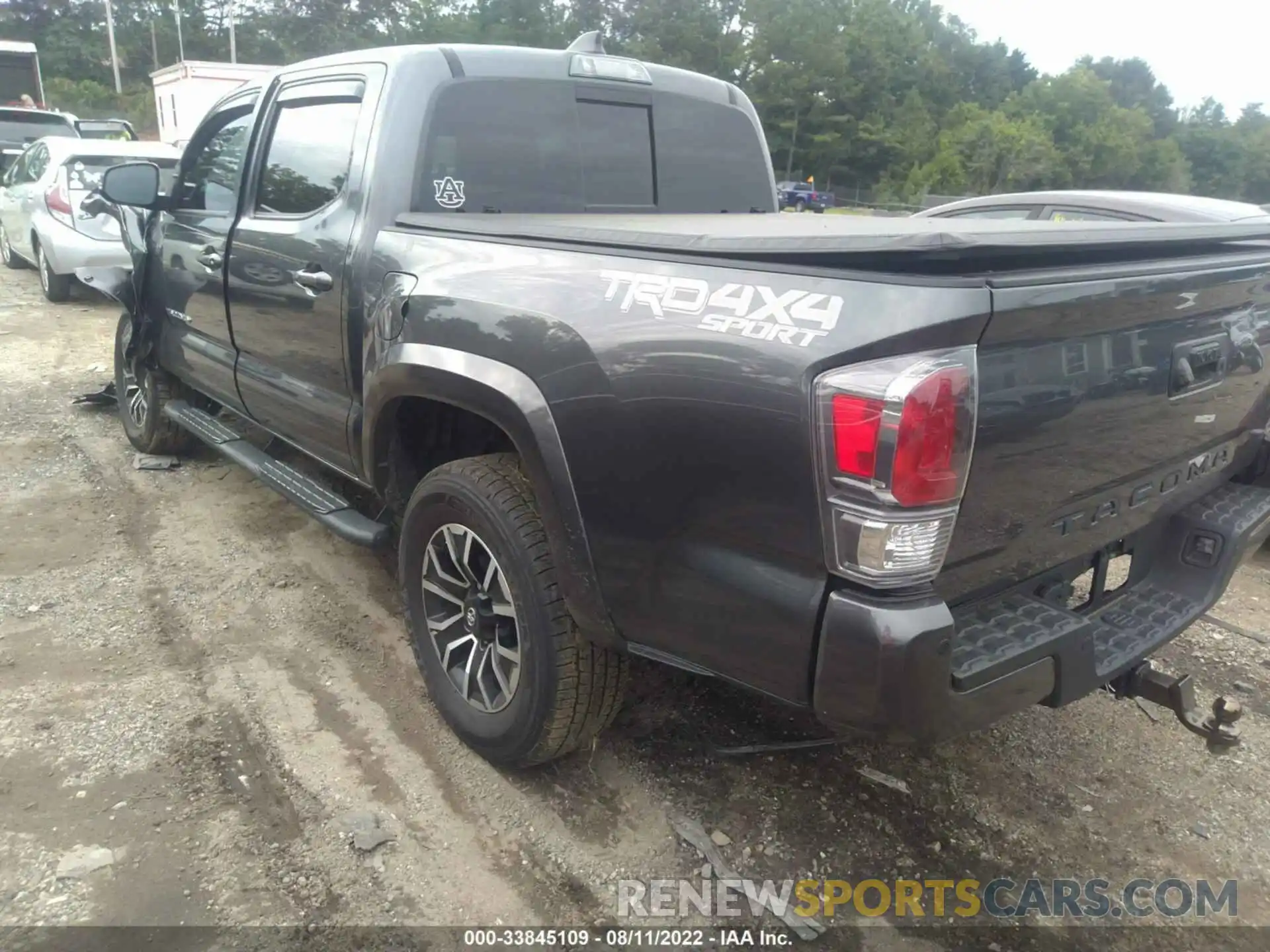 3 Фотография поврежденного автомобиля 3TMCZ5AN6LM340989 TOYOTA TACOMA 4WD 2020