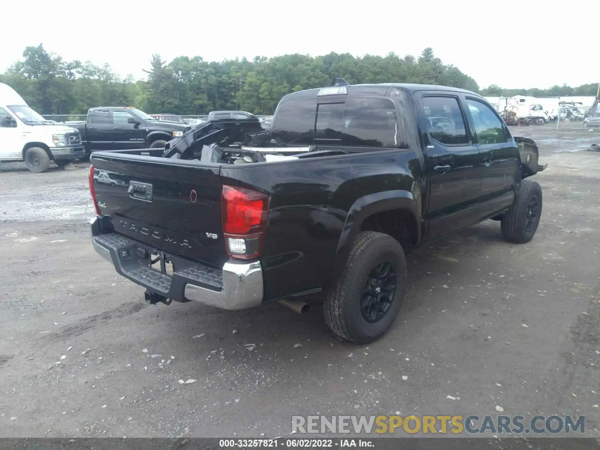 4 Photograph of a damaged car 3TMCZ5AN6LM344976 TOYOTA TACOMA 4WD 2020