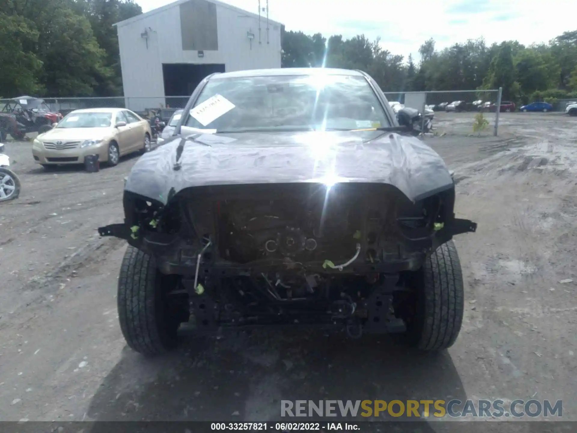 6 Photograph of a damaged car 3TMCZ5AN6LM344976 TOYOTA TACOMA 4WD 2020