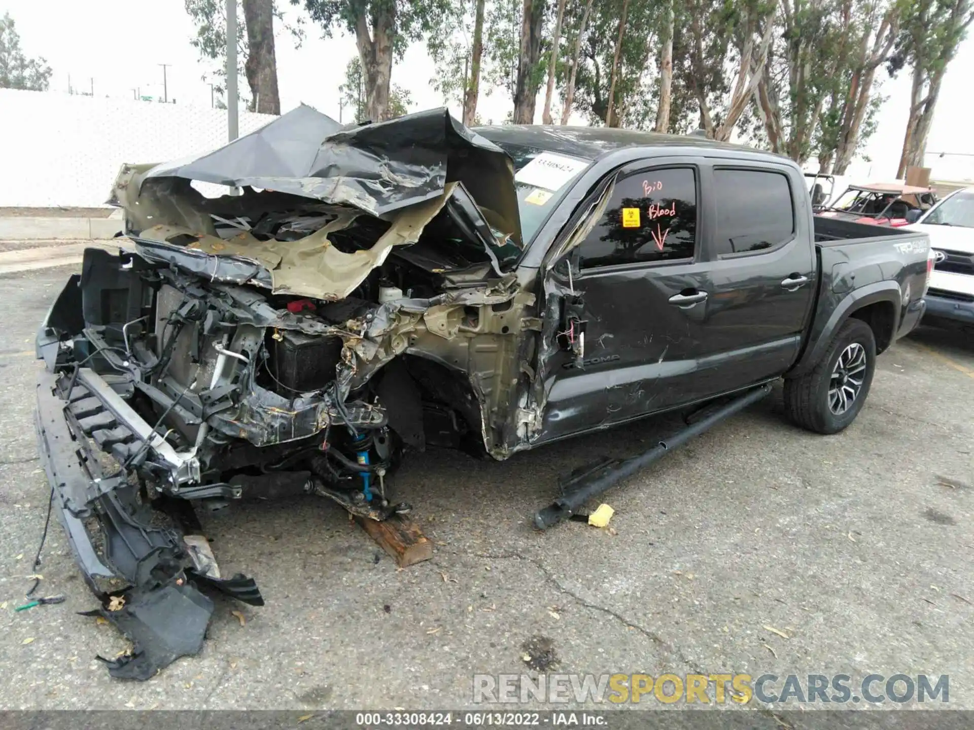 2 Photograph of a damaged car 3TMCZ5AN6LM353354 TOYOTA TACOMA 4WD 2020