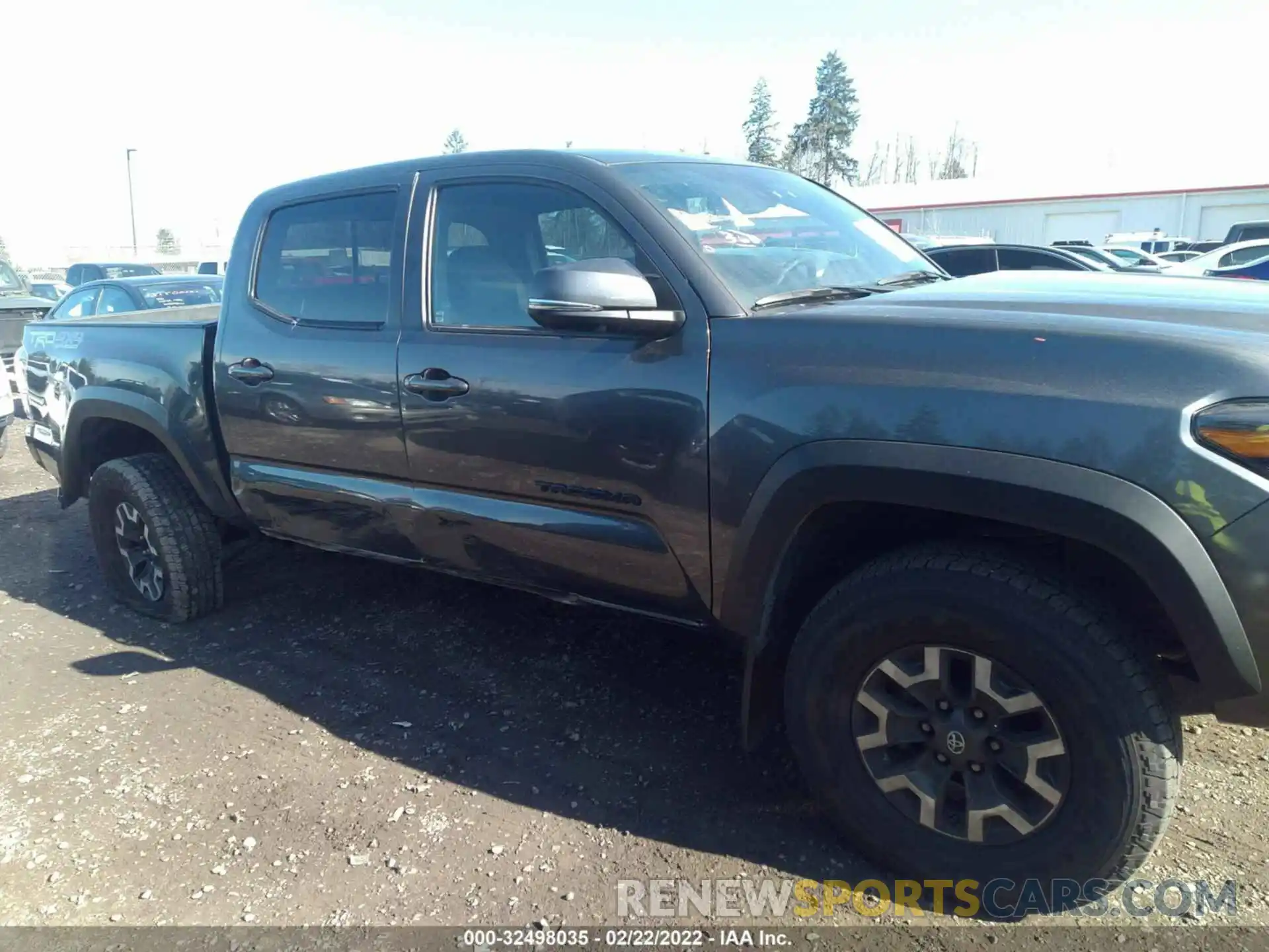 6 Photograph of a damaged car 3TMCZ5AN6LM359607 TOYOTA TACOMA 4WD 2020