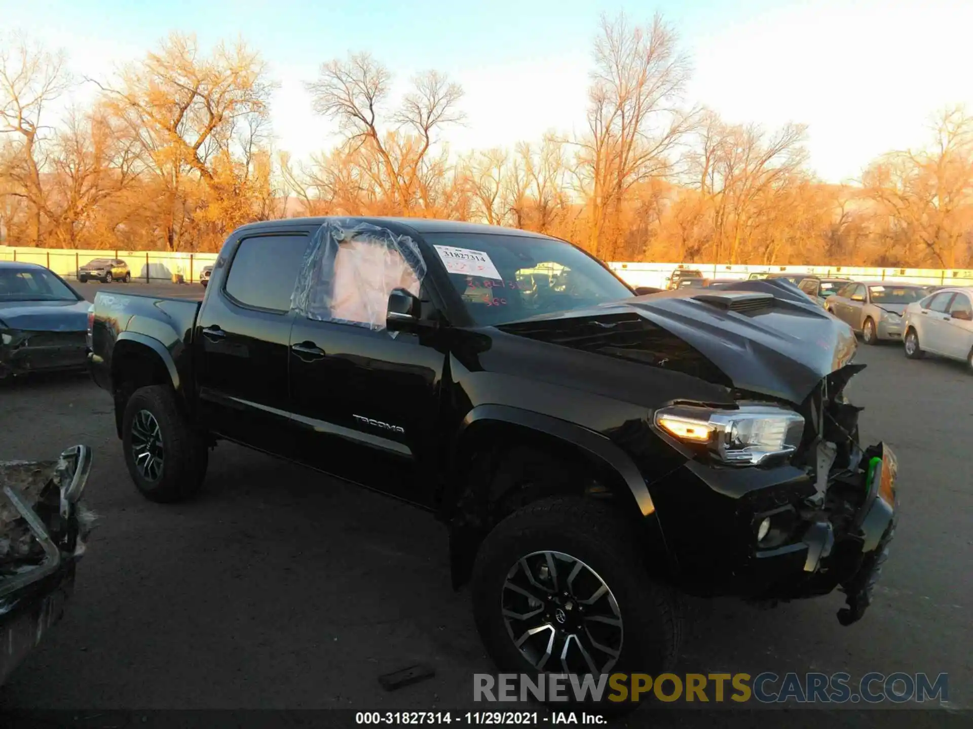 1 Photograph of a damaged car 3TMCZ5AN6LM360286 TOYOTA TACOMA 4WD 2020