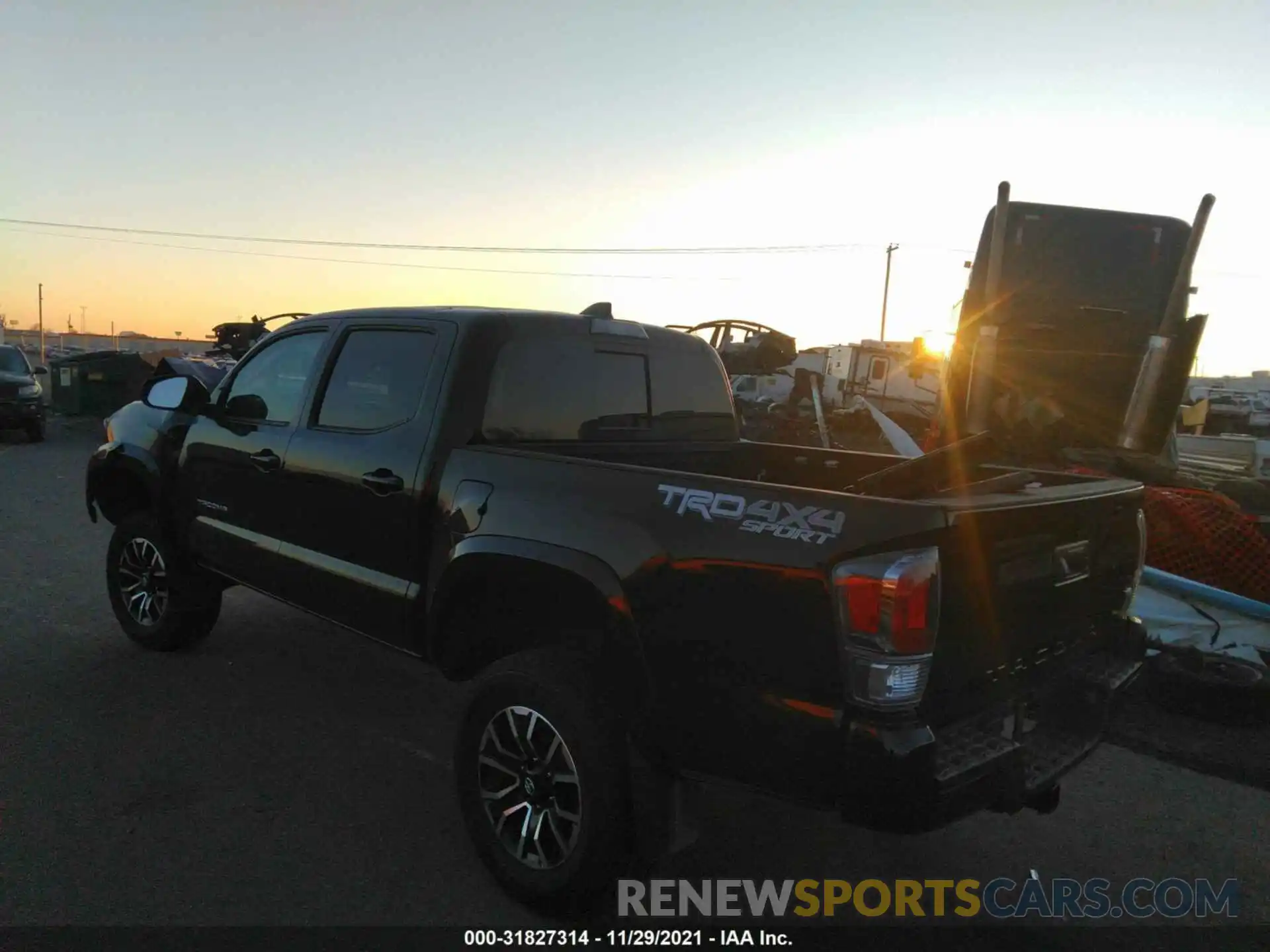 3 Photograph of a damaged car 3TMCZ5AN6LM360286 TOYOTA TACOMA 4WD 2020