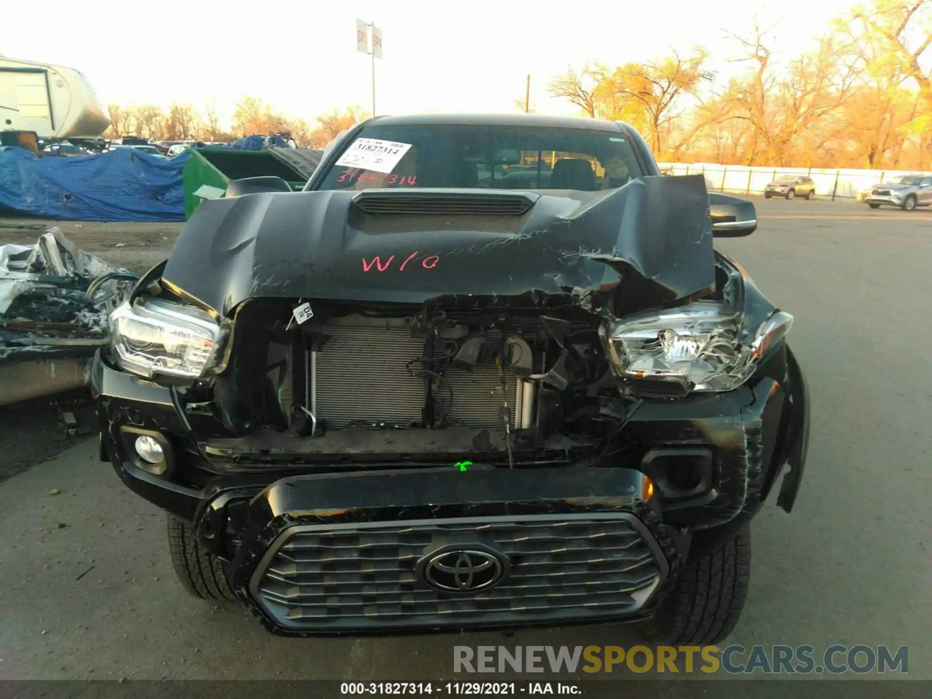 6 Photograph of a damaged car 3TMCZ5AN6LM360286 TOYOTA TACOMA 4WD 2020