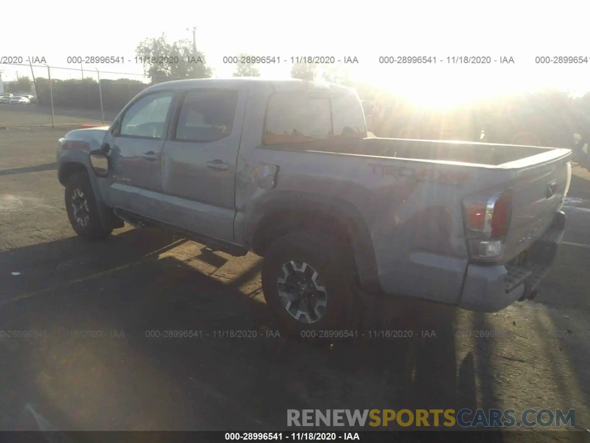 3 Photograph of a damaged car 3TMCZ5AN6LM362393 TOYOTA TACOMA 4WD 2020