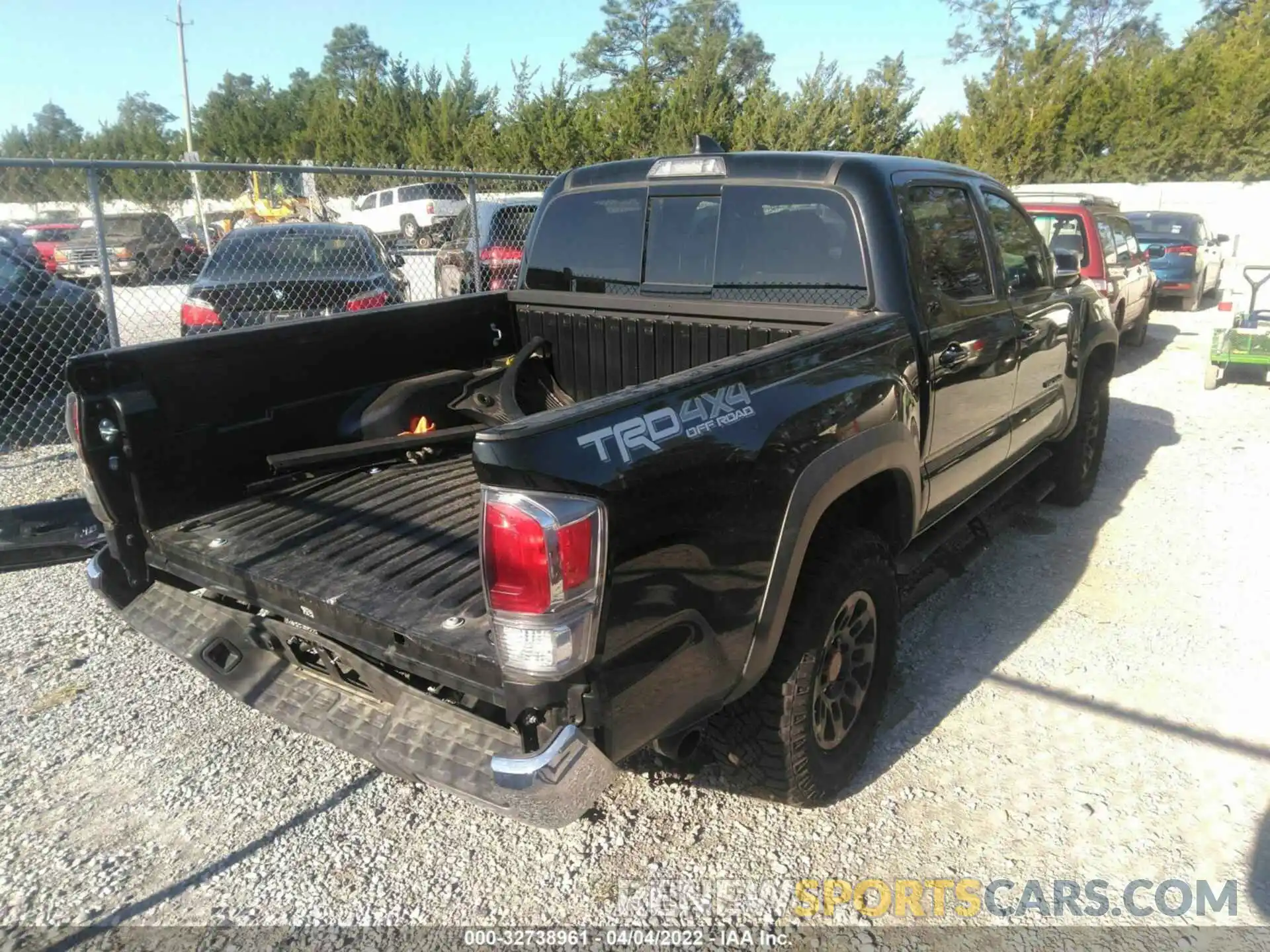 4 Photograph of a damaged car 3TMCZ5AN6LM362832 TOYOTA TACOMA 4WD 2020