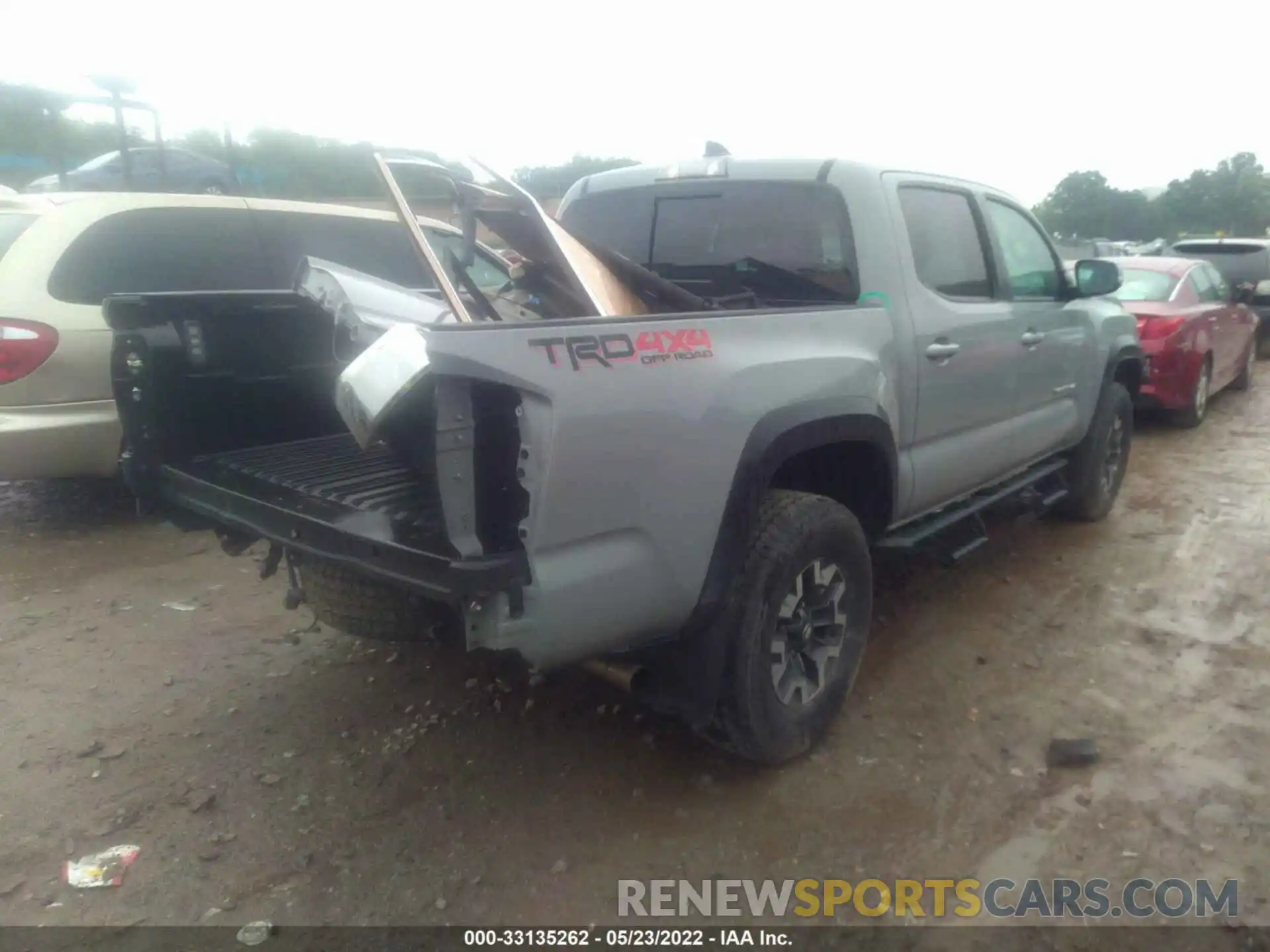 4 Photograph of a damaged car 3TMCZ5AN7LM294895 TOYOTA TACOMA 4WD 2020