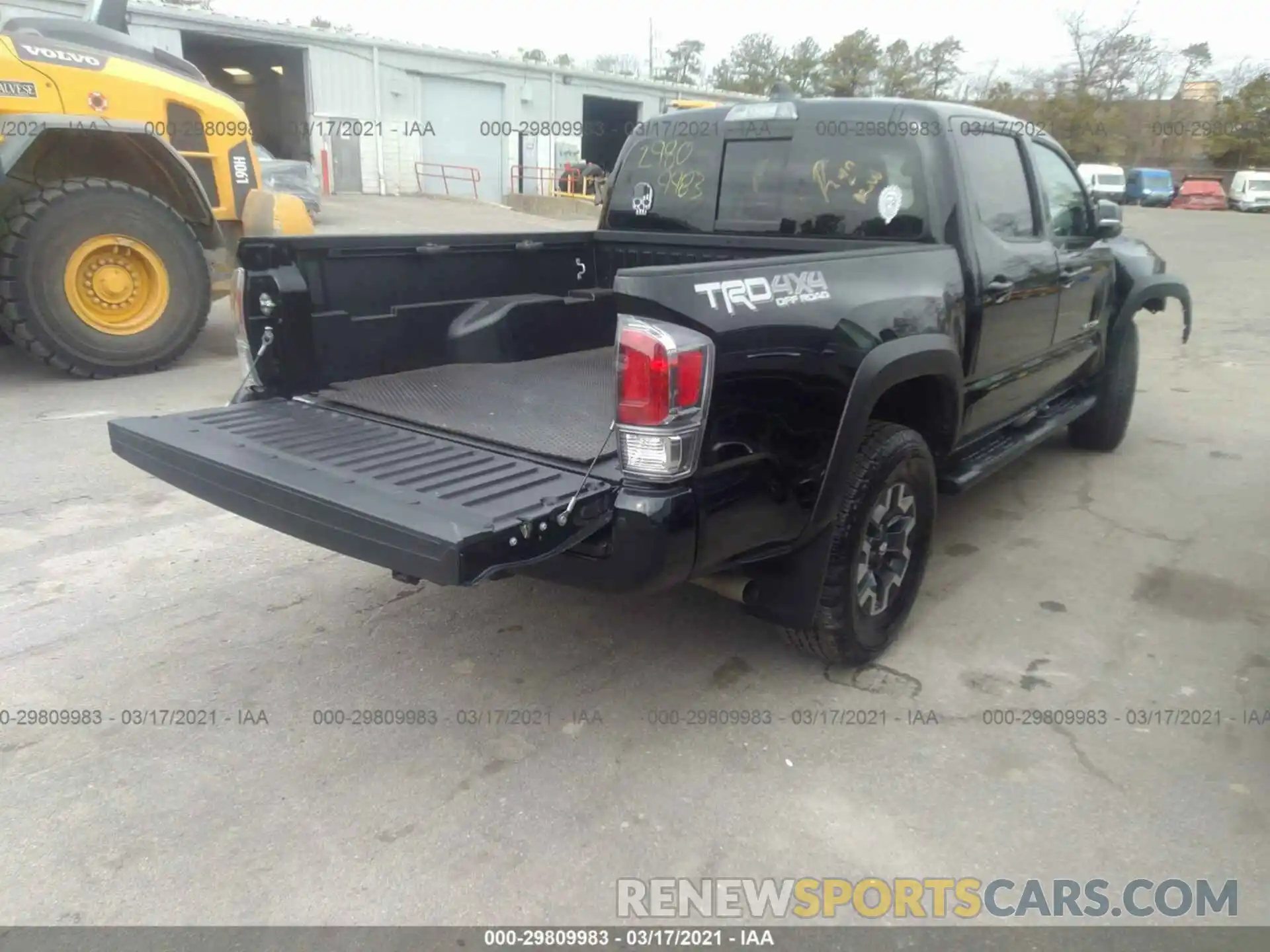 4 Photograph of a damaged car 3TMCZ5AN7LM295027 TOYOTA TACOMA 4WD 2020