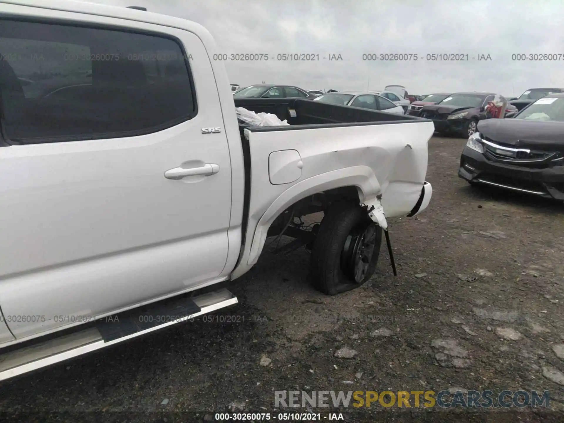 6 Фотография поврежденного автомобиля 3TMCZ5AN7LM299448 TOYOTA TACOMA 4WD 2020