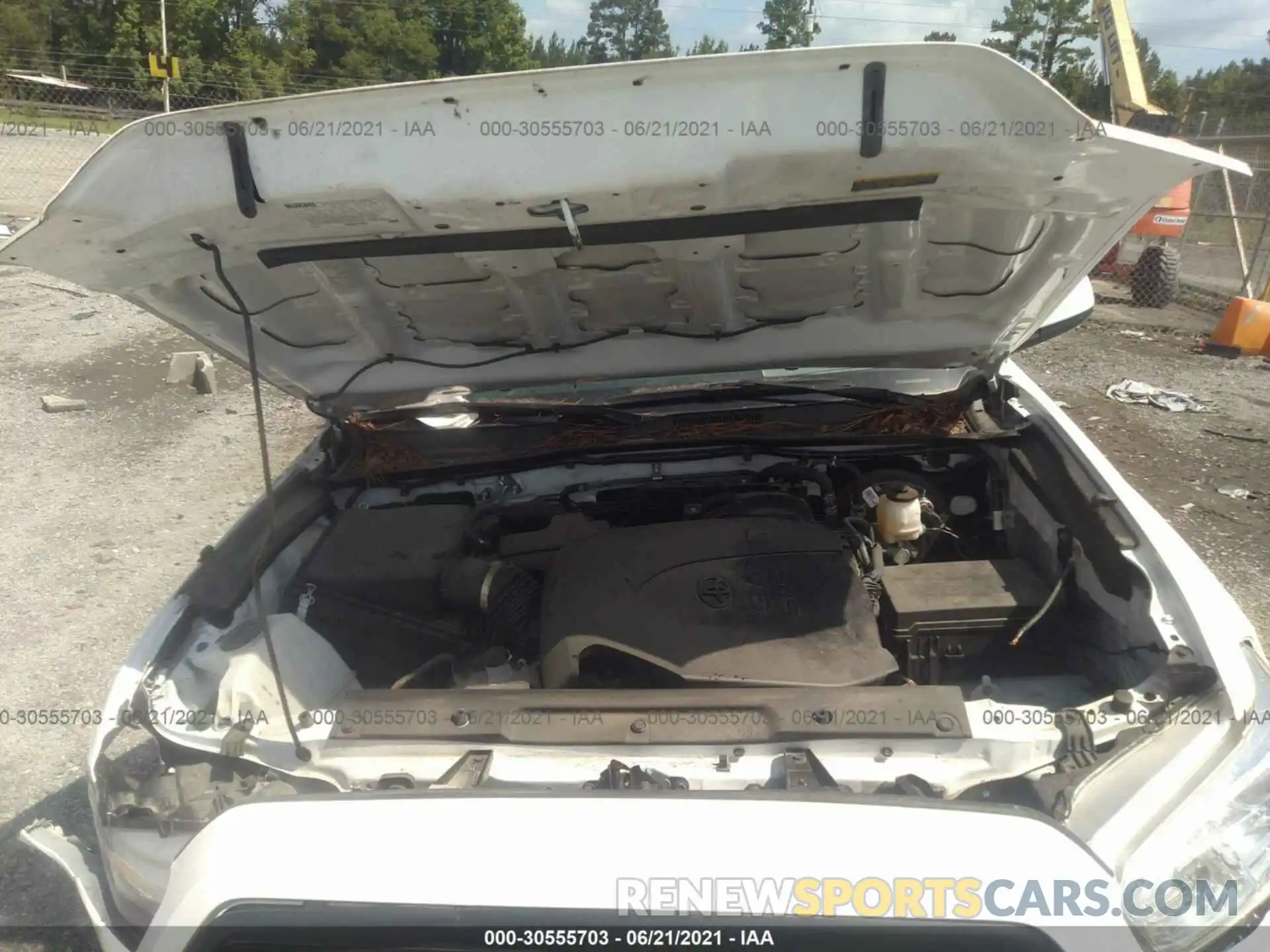 10 Photograph of a damaged car 3TMCZ5AN7LM301568 TOYOTA TACOMA 4WD 2020