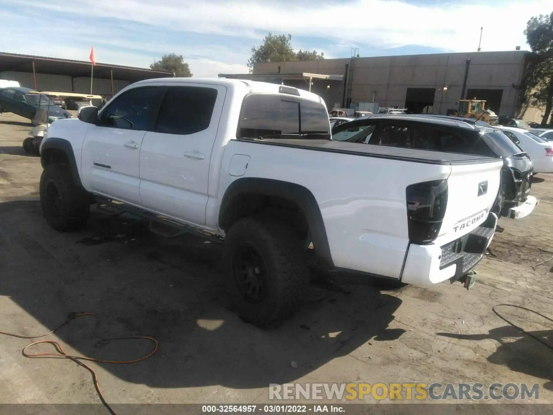 3 Photograph of a damaged car 3TMCZ5AN7LM309332 TOYOTA TACOMA 4WD 2020