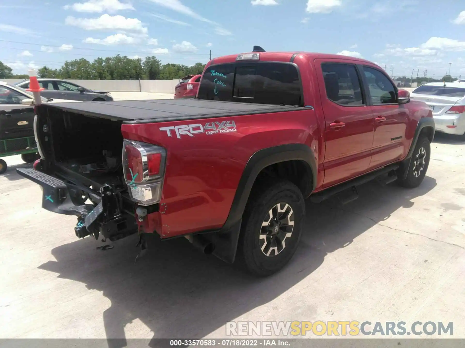 4 Photograph of a damaged car 3TMCZ5AN7LM313056 TOYOTA TACOMA 4WD 2020