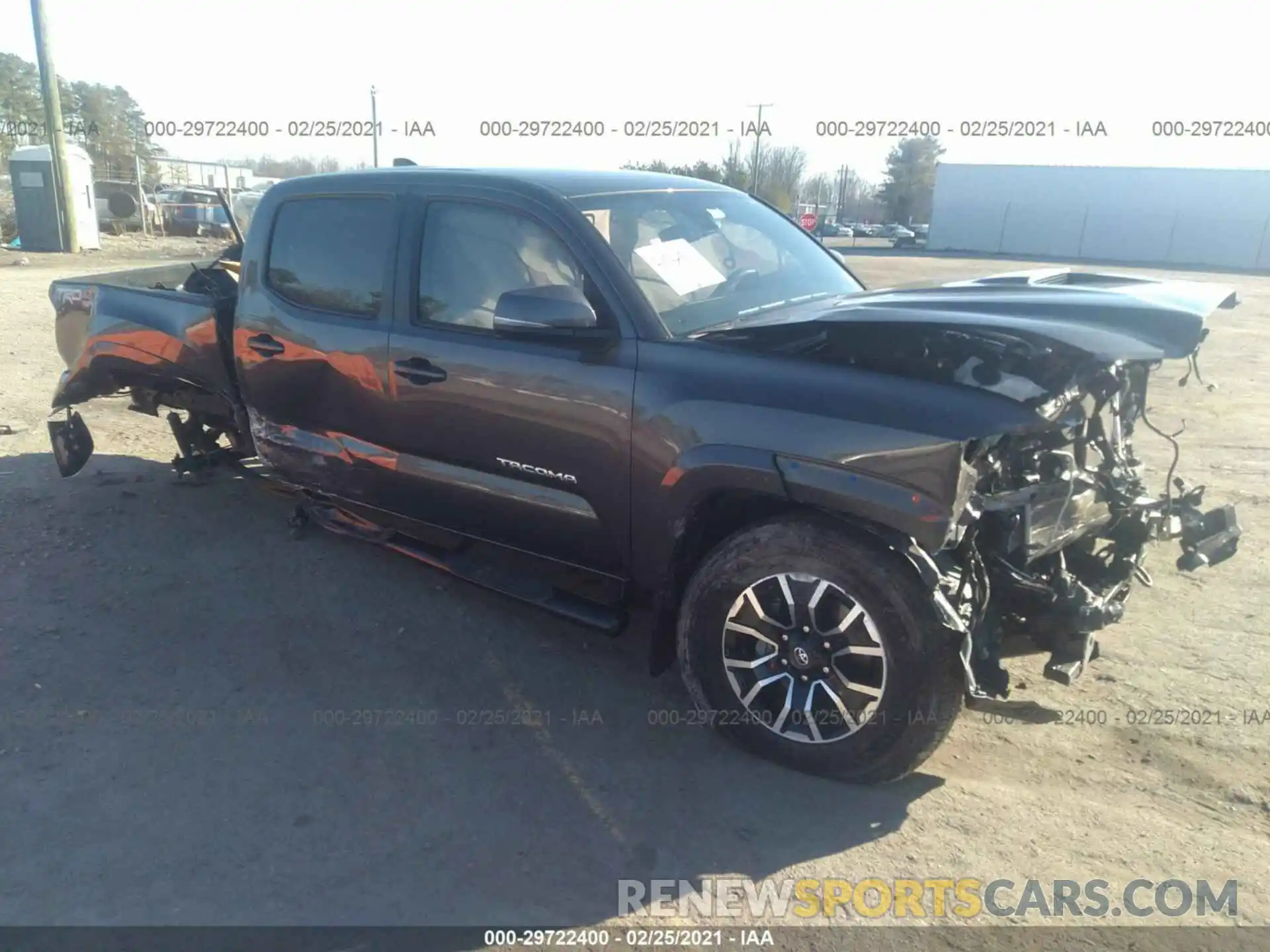 1 Photograph of a damaged car 3TMCZ5AN7LM313915 TOYOTA TACOMA 4WD 2020