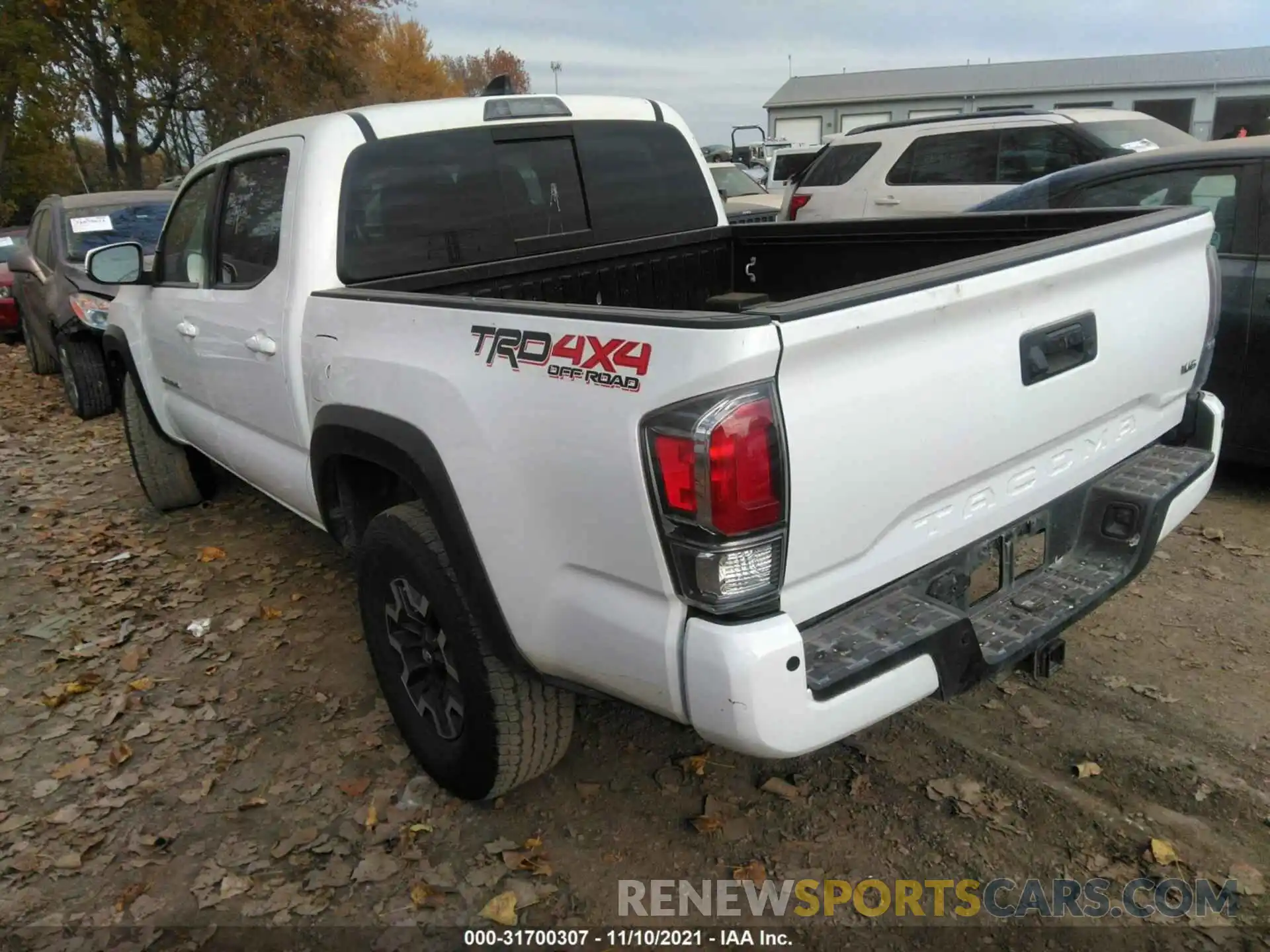 3 Photograph of a damaged car 3TMCZ5AN7LM320525 TOYOTA TACOMA 4WD 2020