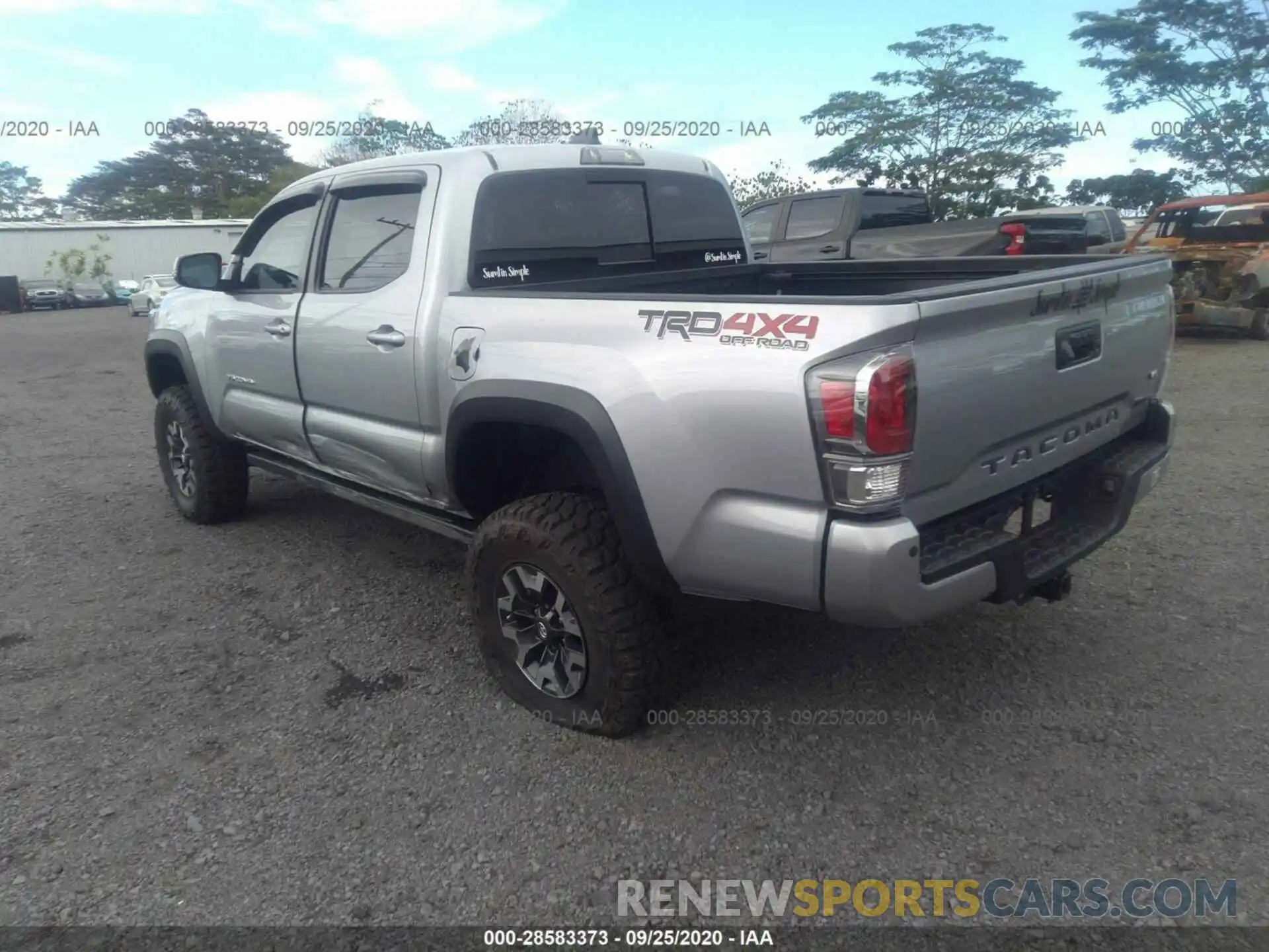 3 Photograph of a damaged car 3TMCZ5AN7LM324316 TOYOTA TACOMA 4WD 2020