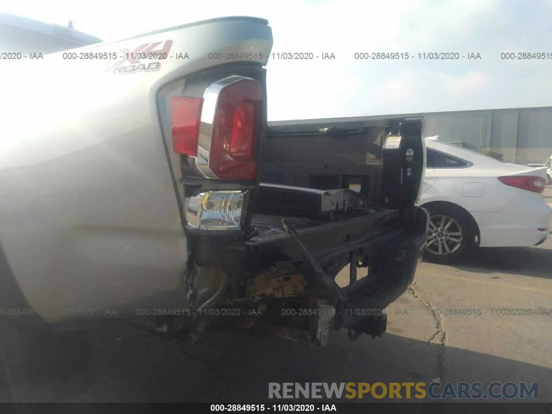 6 Photograph of a damaged car 3TMCZ5AN7LM324543 TOYOTA TACOMA 4WD 2020