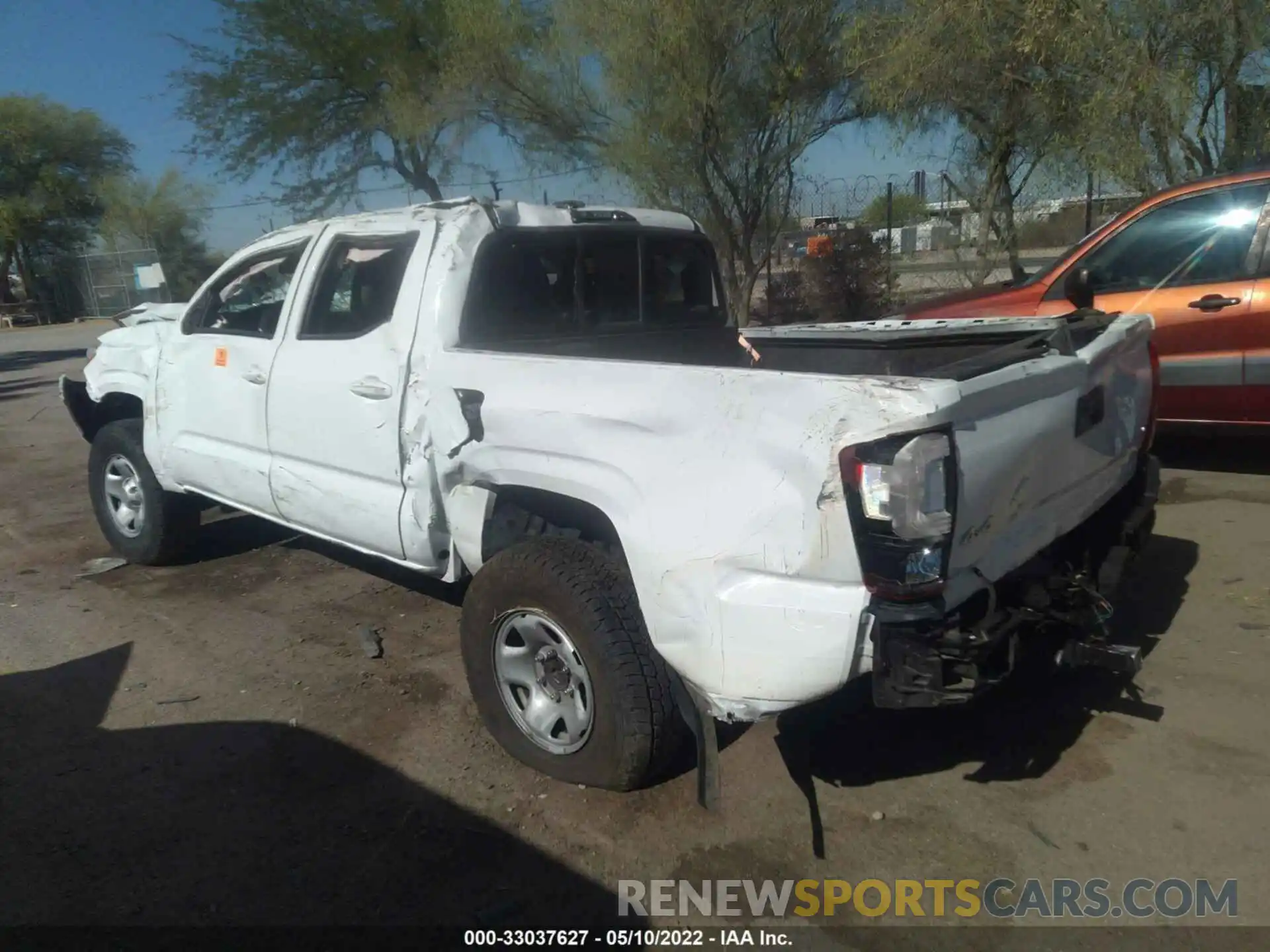 3 Photograph of a damaged car 3TMCZ5AN7LM326972 TOYOTA TACOMA 4WD 2020