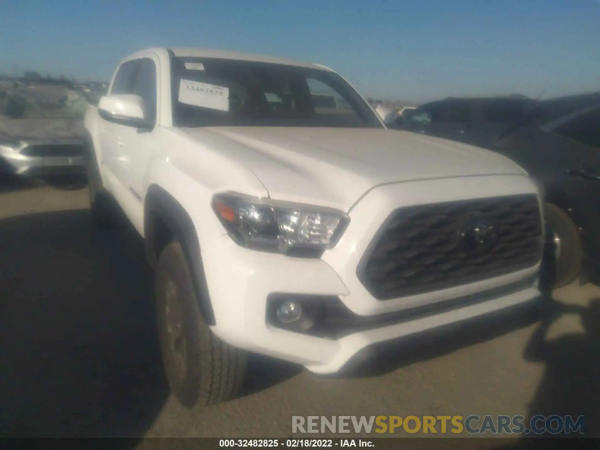 1 Photograph of a damaged car 3TMCZ5AN7LM328771 TOYOTA TACOMA 4WD 2020