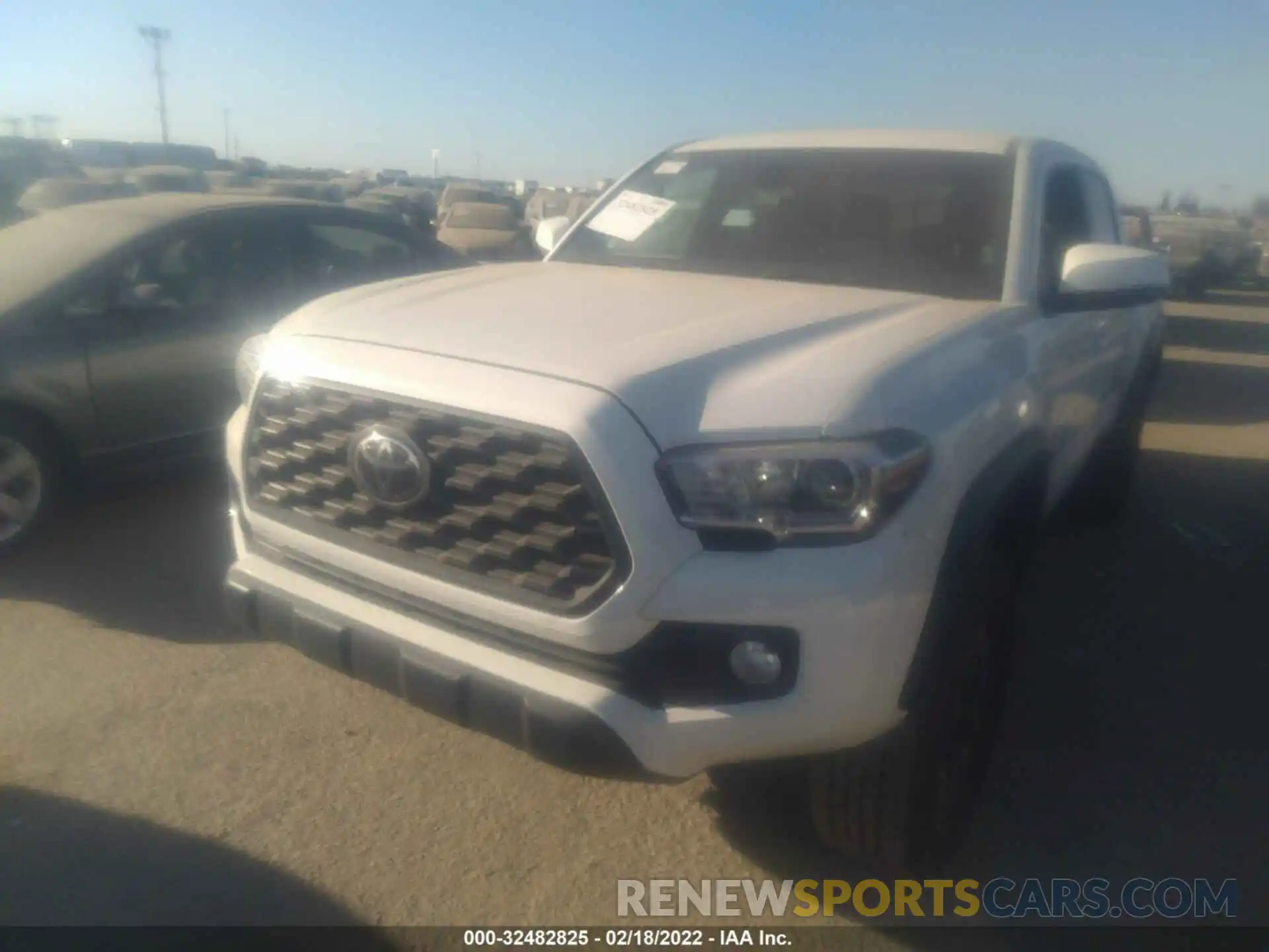 2 Photograph of a damaged car 3TMCZ5AN7LM328771 TOYOTA TACOMA 4WD 2020