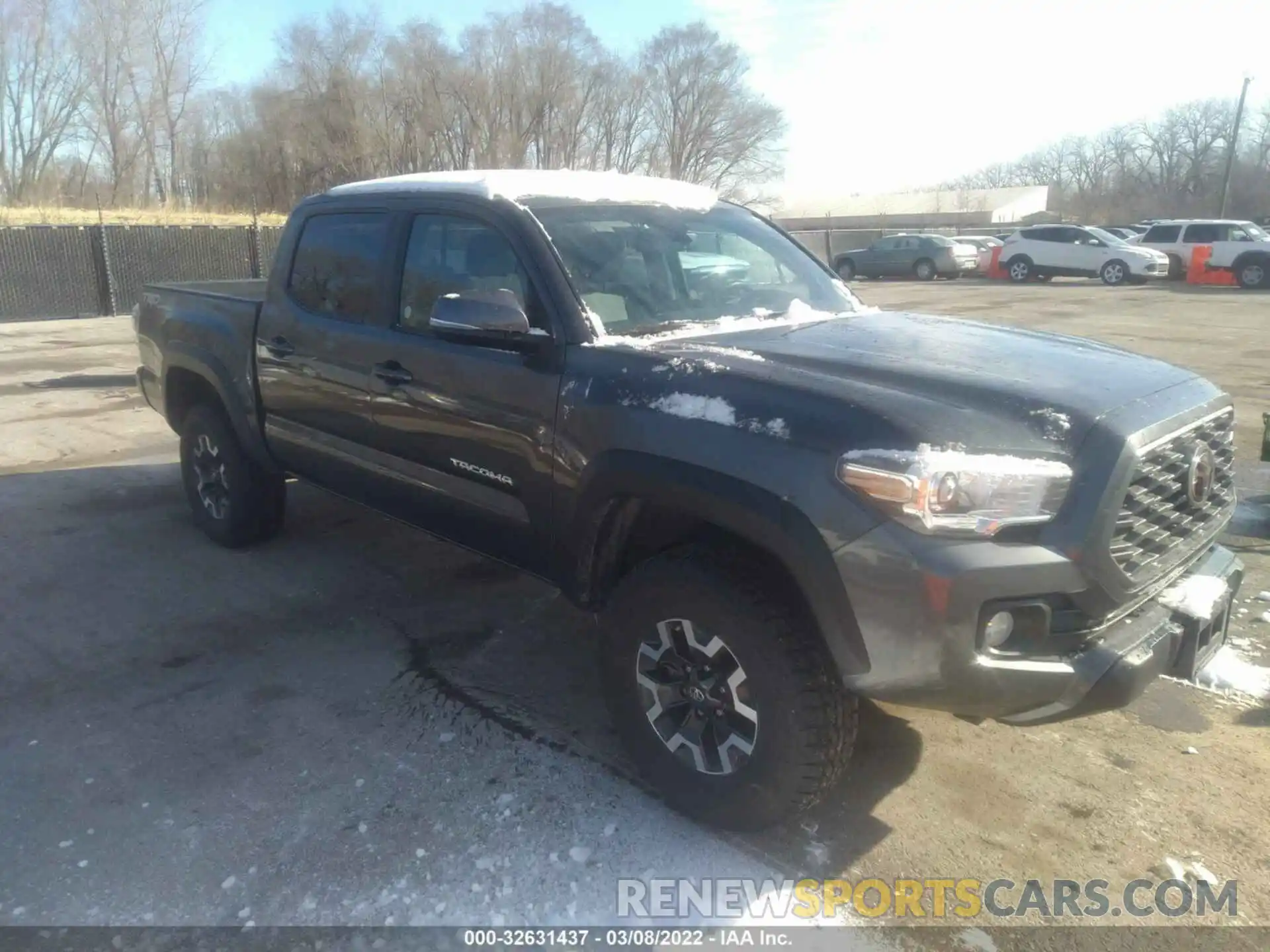 1 Photograph of a damaged car 3TMCZ5AN7LM329337 TOYOTA TACOMA 4WD 2020