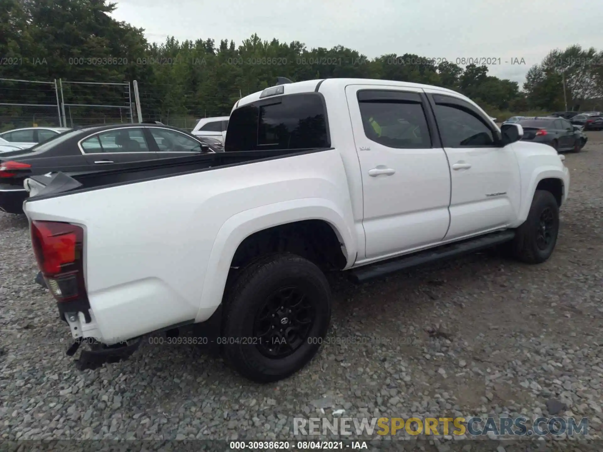 4 Photograph of a damaged car 3TMCZ5AN7LM346364 TOYOTA TACOMA 4WD 2020