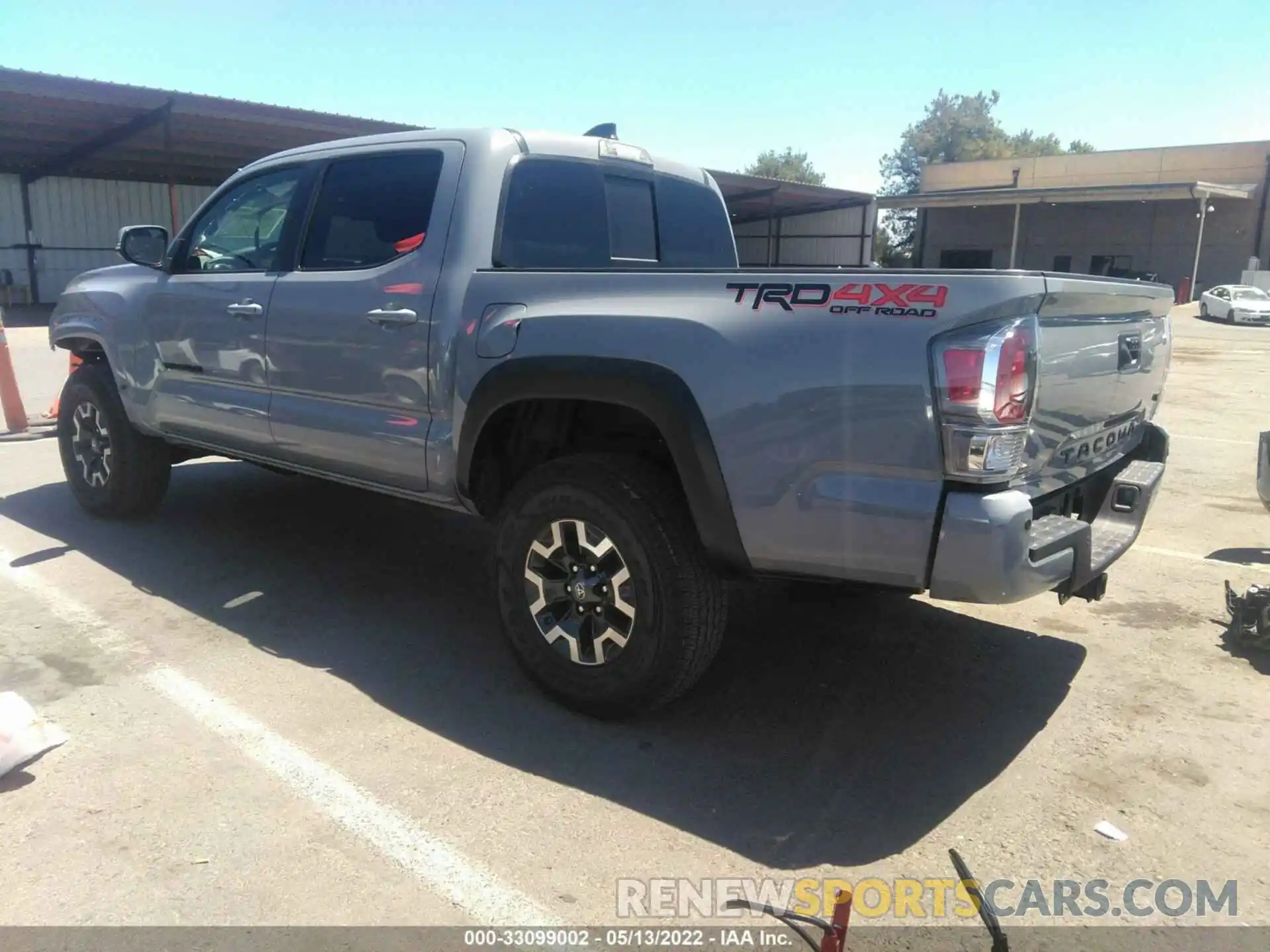 3 Photograph of a damaged car 3TMCZ5AN7LM353864 TOYOTA TACOMA 4WD 2020