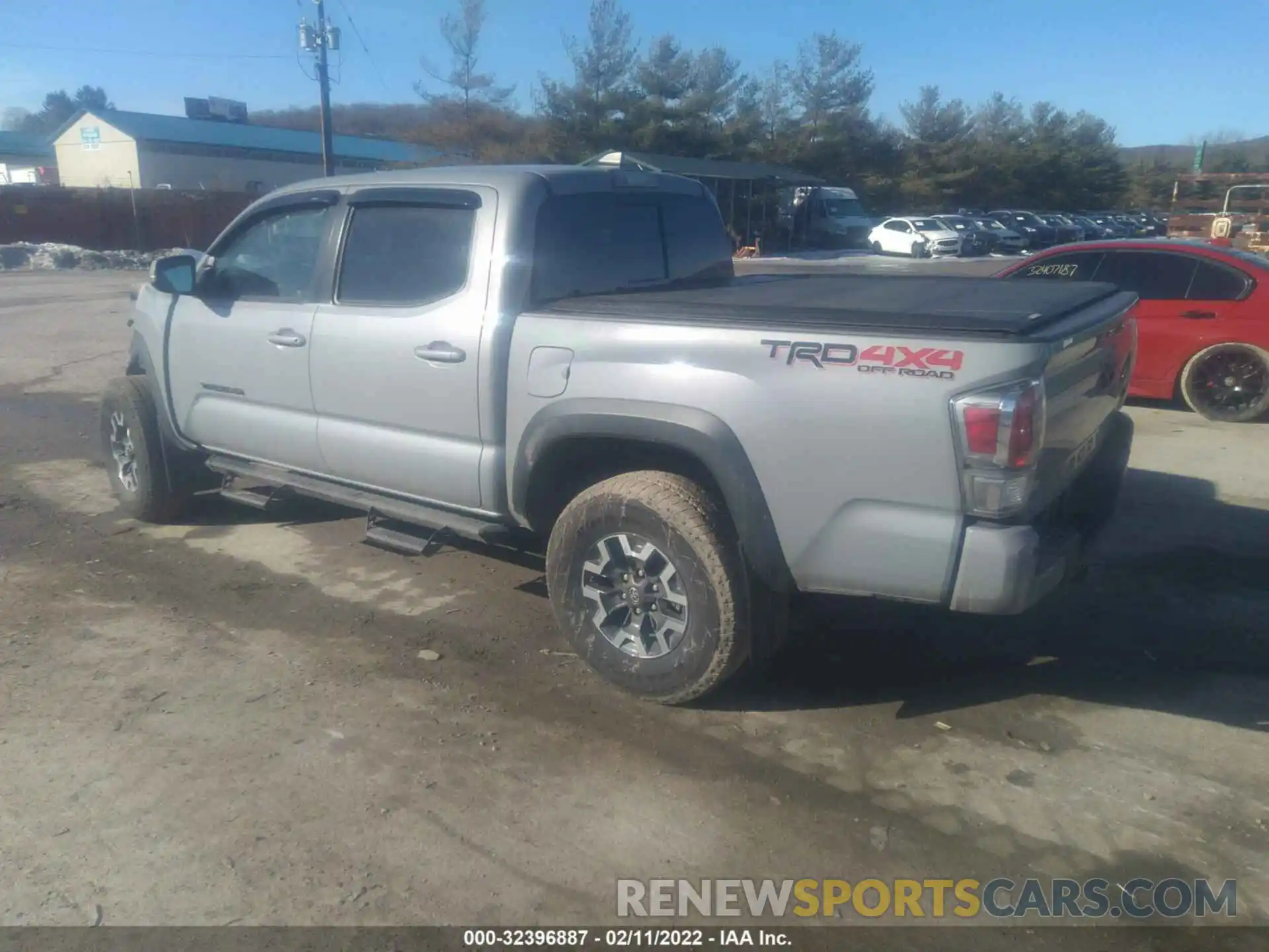 3 Photograph of a damaged car 3TMCZ5AN7LM367117 TOYOTA TACOMA 4WD 2020