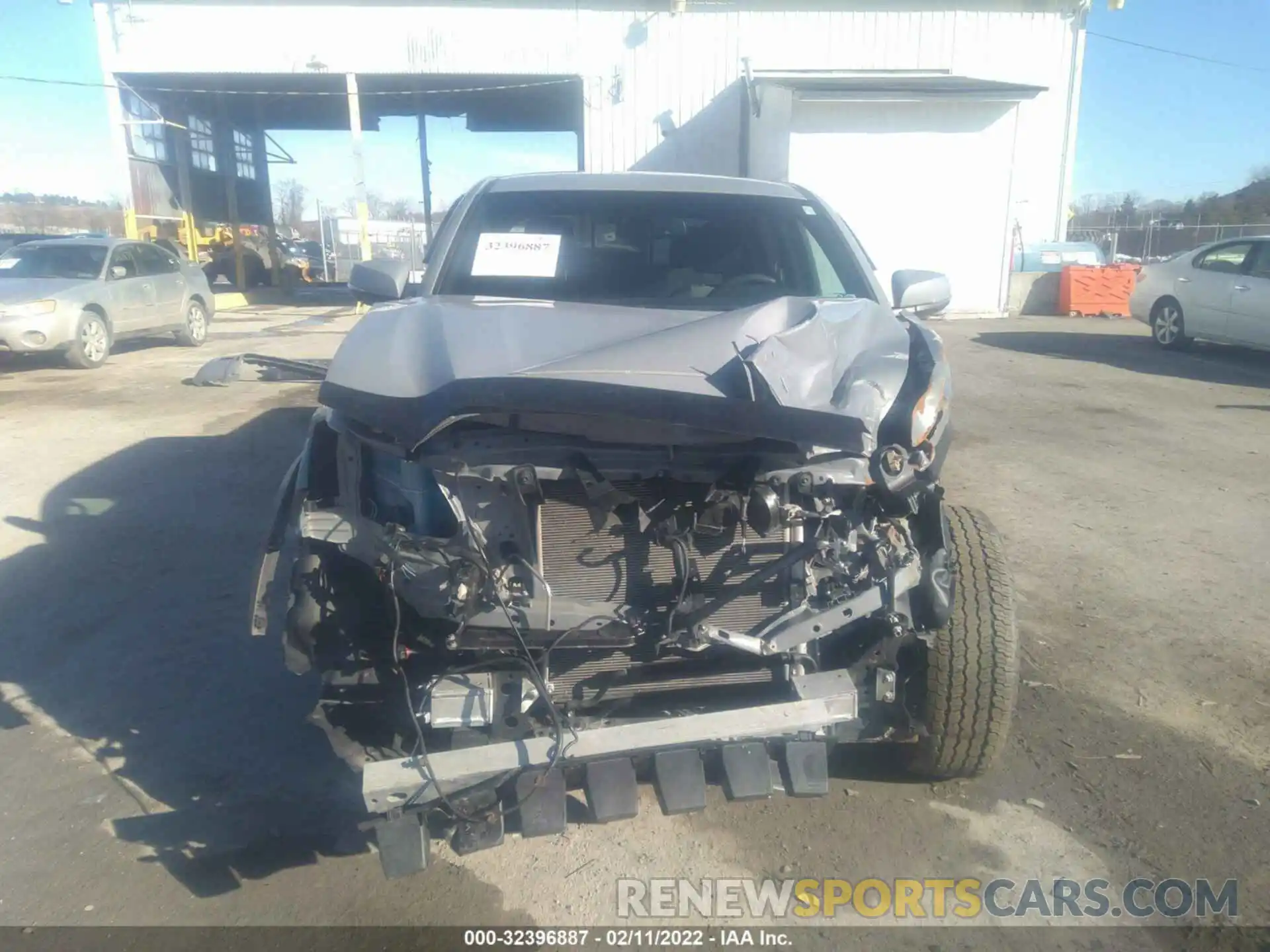 6 Photograph of a damaged car 3TMCZ5AN7LM367117 TOYOTA TACOMA 4WD 2020