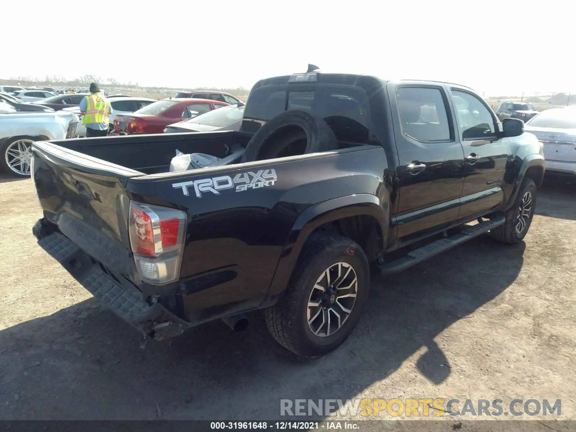 4 Photograph of a damaged car 3TMCZ5AN7LM367831 TOYOTA TACOMA 4WD 2020