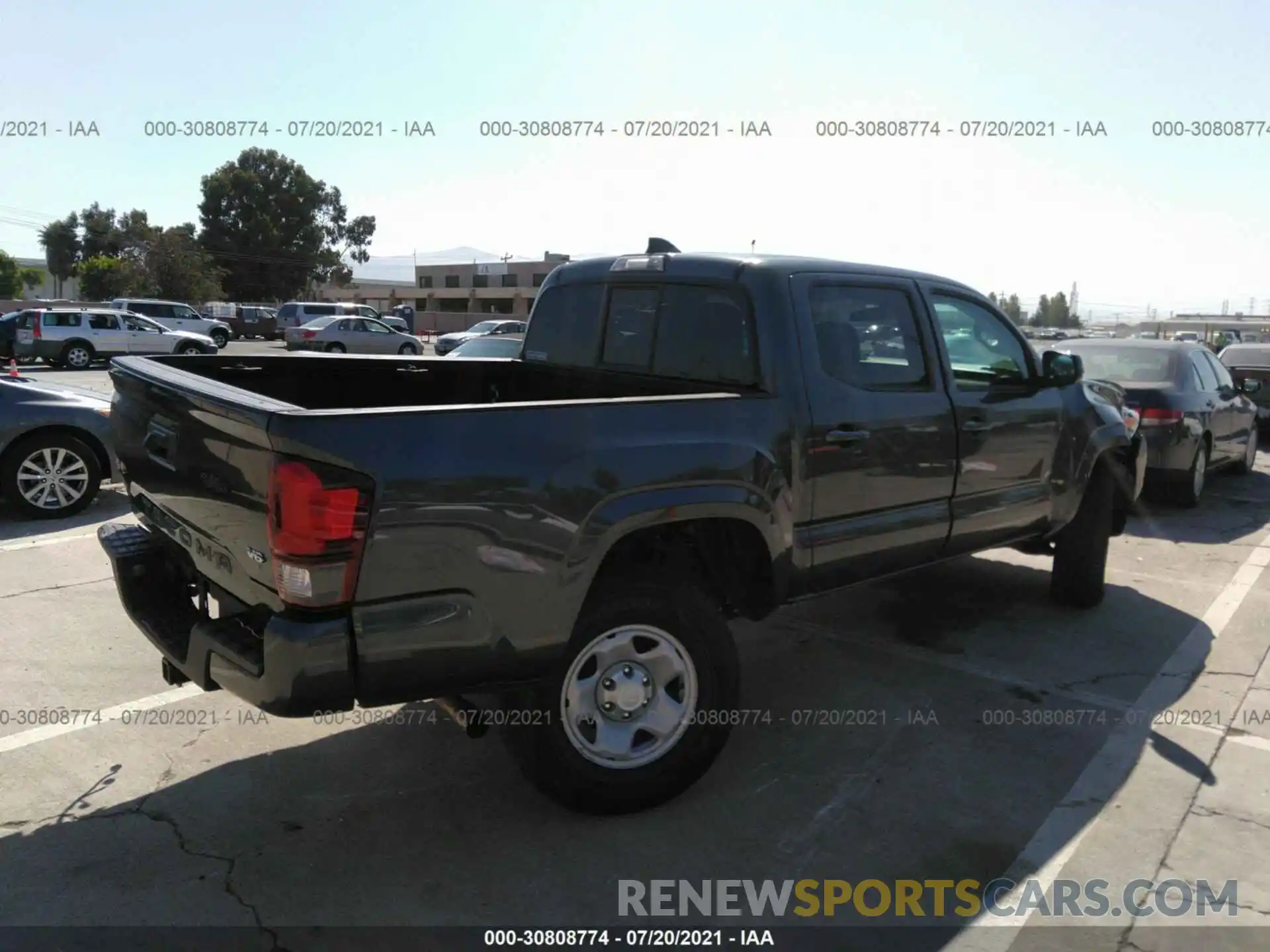 4 Photograph of a damaged car 3TMCZ5AN7LM368266 TOYOTA TACOMA 4WD 2020