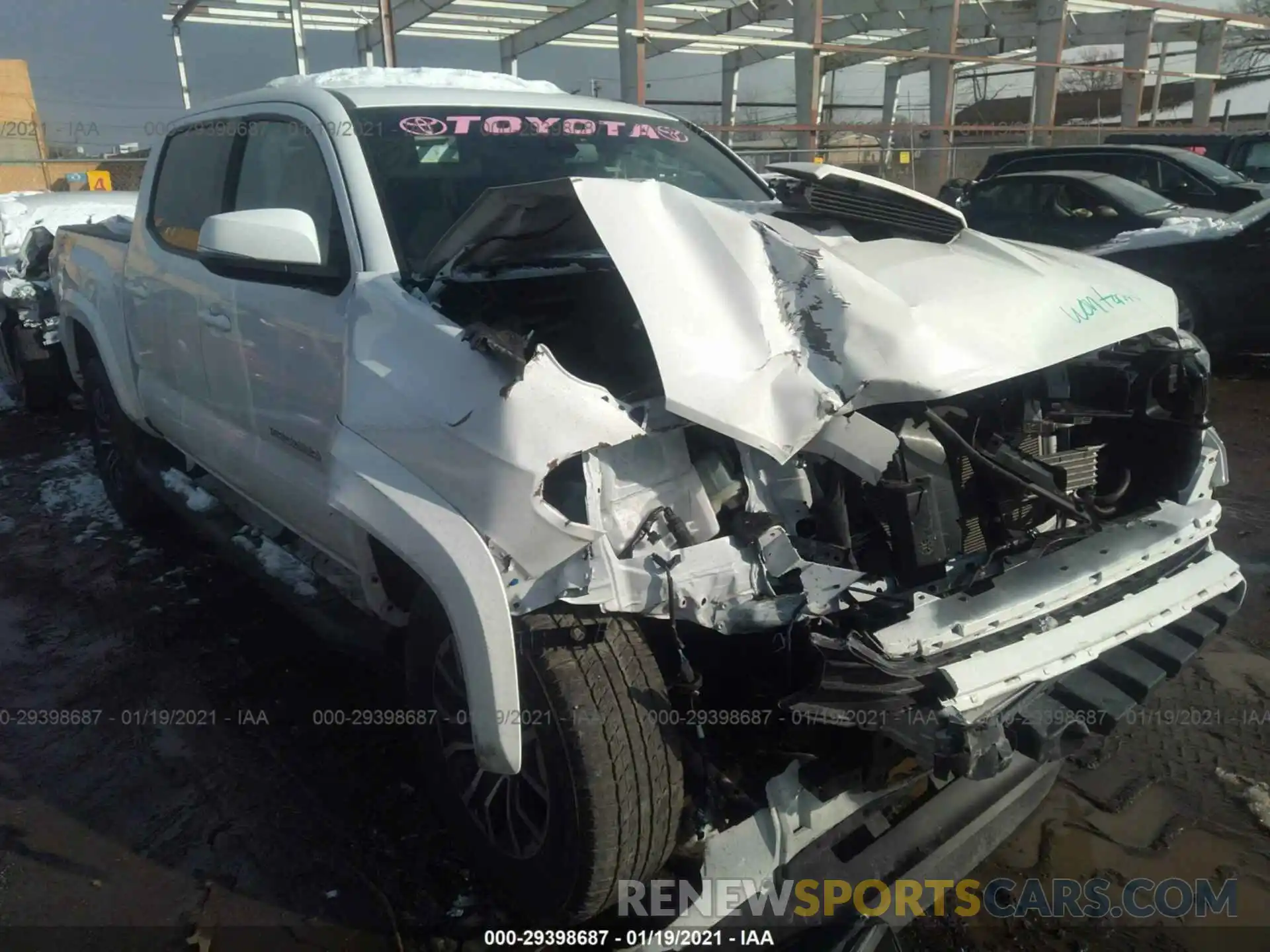 1 Photograph of a damaged car 3TMCZ5AN8LM288569 TOYOTA TACOMA 4WD 2020