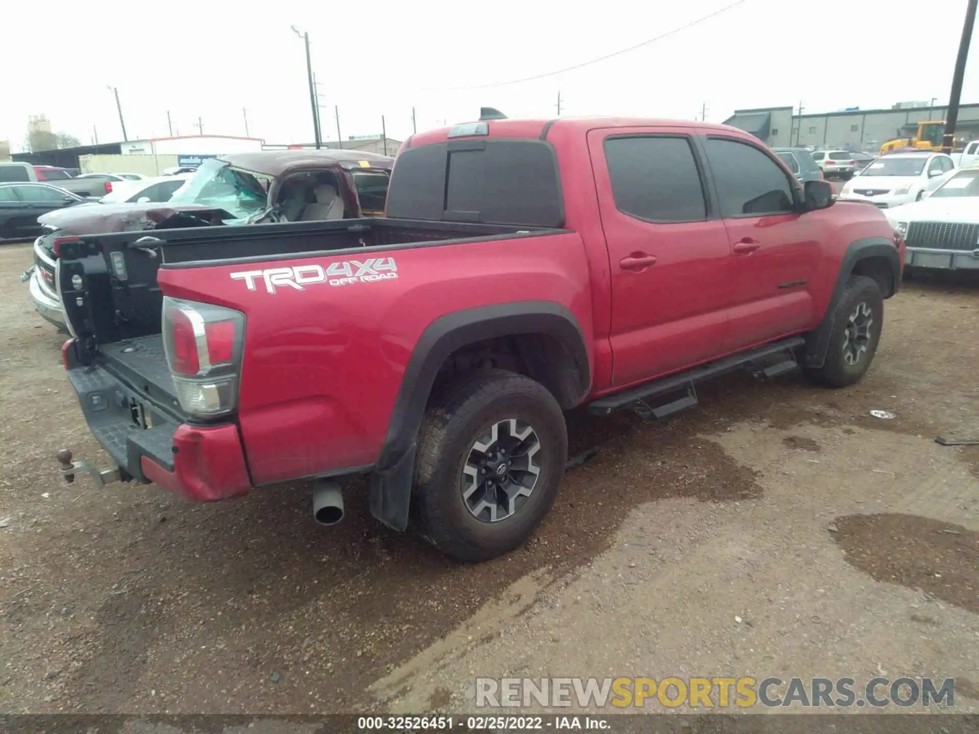 4 Photograph of a damaged car 3TMCZ5AN8LM294470 TOYOTA TACOMA 4WD 2020