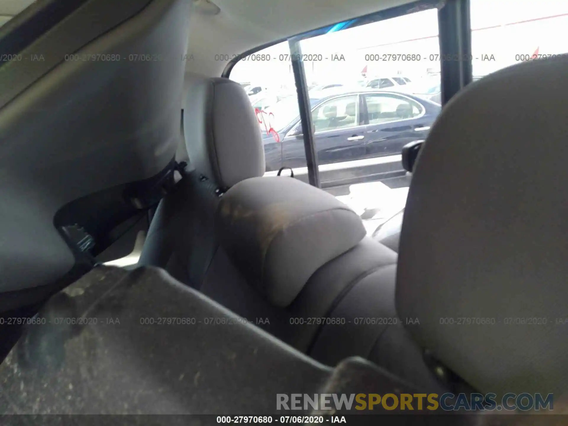 8 Photograph of a damaged car 3TMCZ5AN8LM300039 TOYOTA TACOMA 4WD 2020